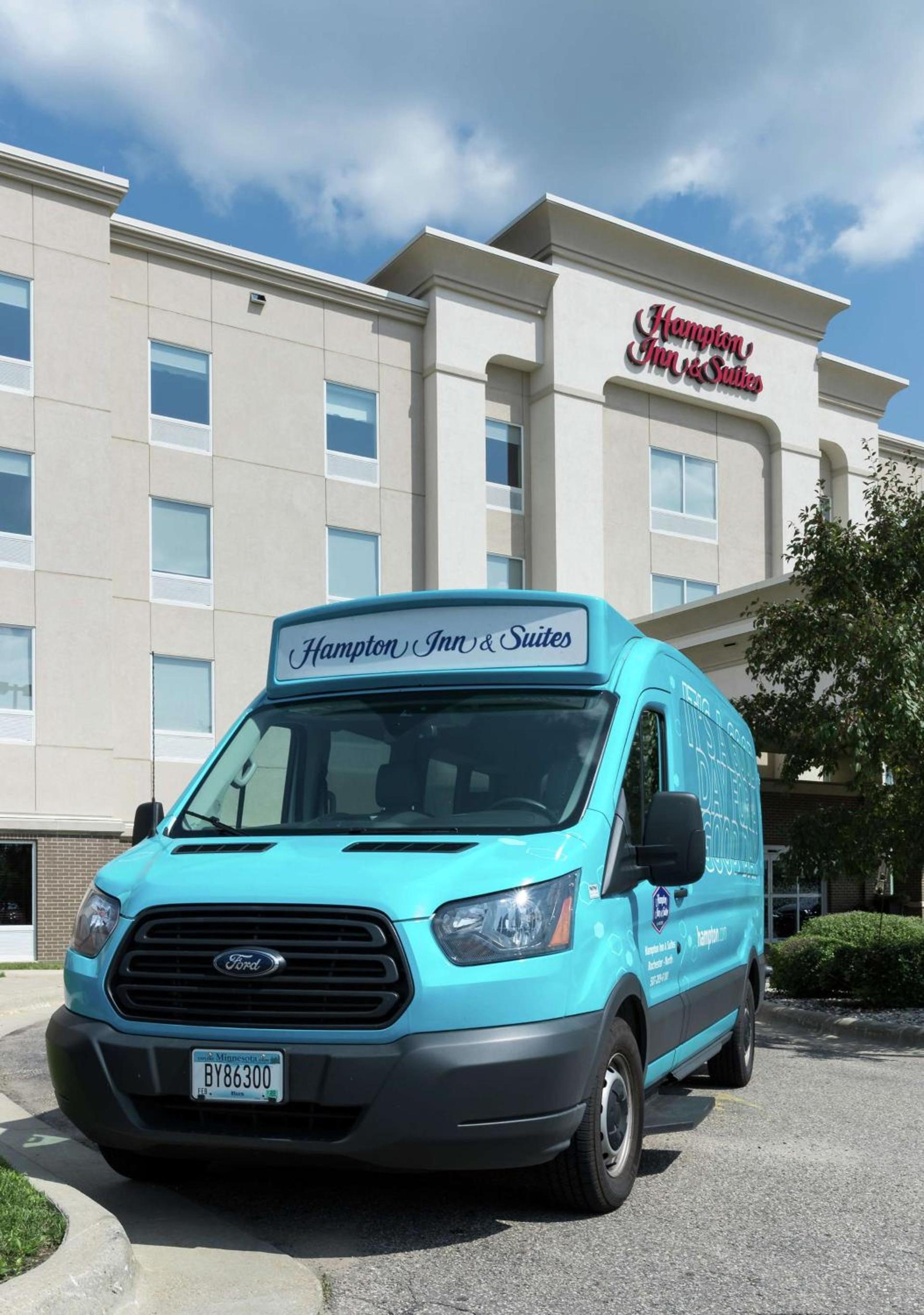 Hampton Inn & Suites Rochester-North photo 2
