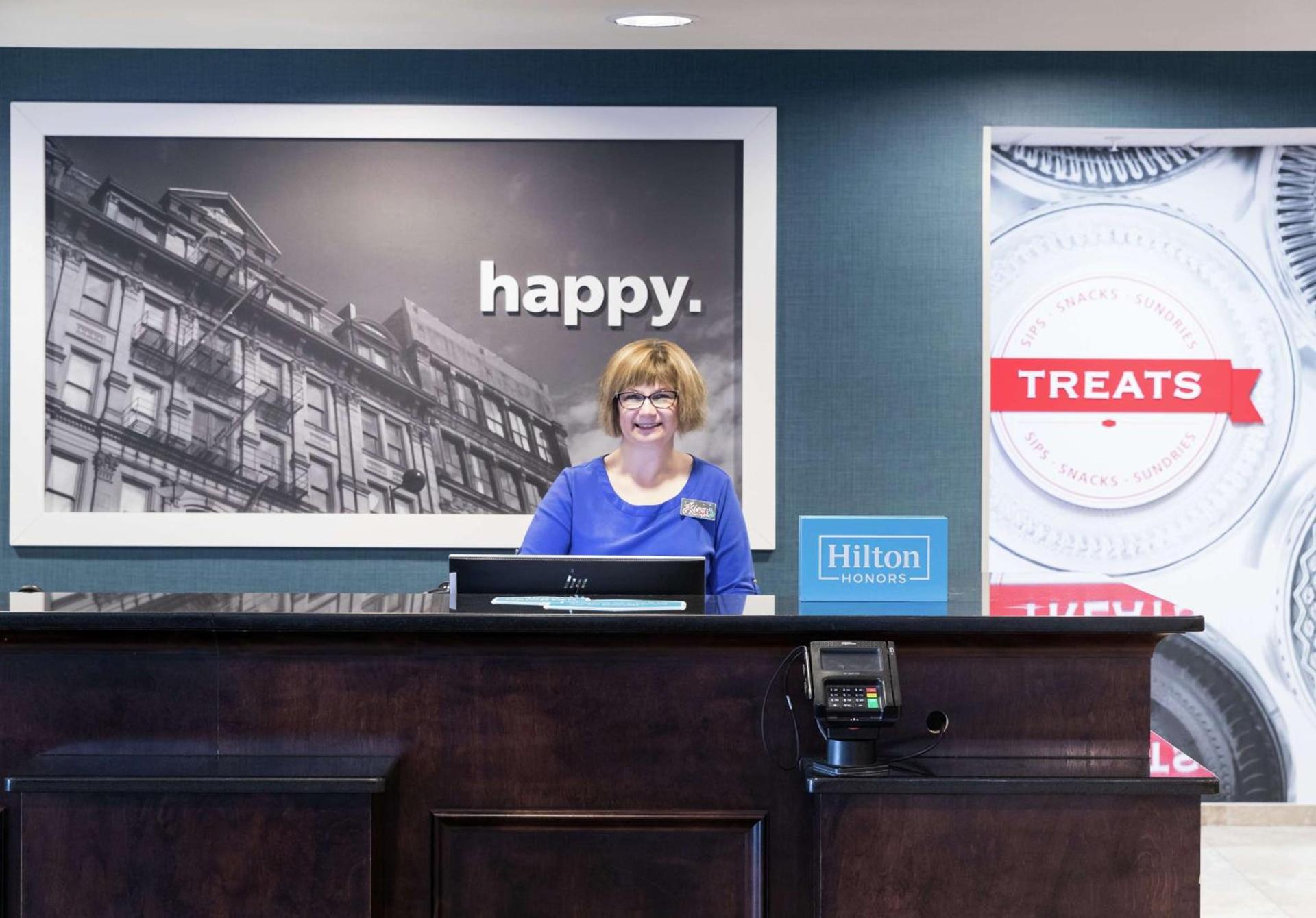 Hampton Inn & Suites Rochester-North photo 3