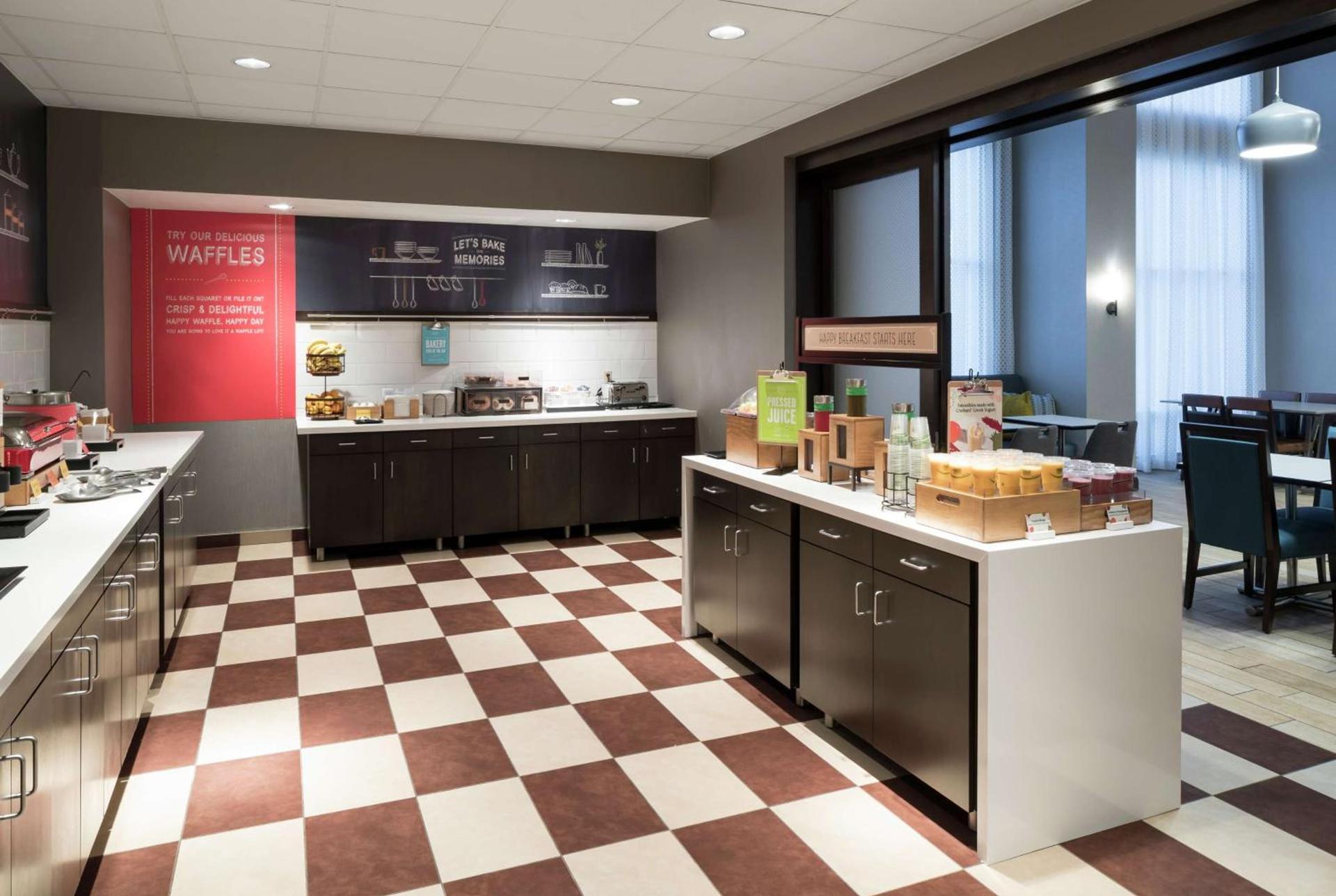 Hampton Inn & Suites Rochester-North photo 9