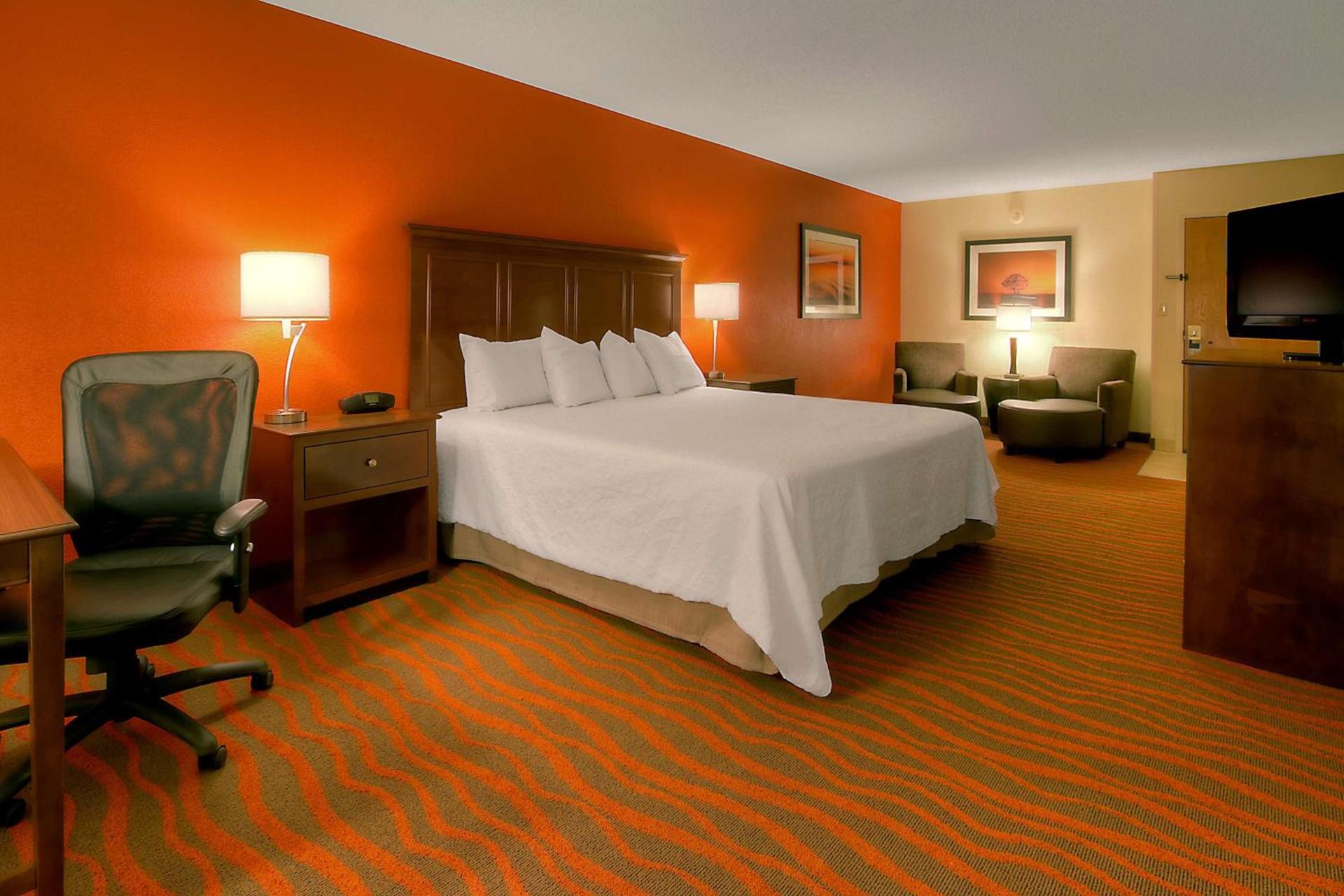 Hampton Inn Russellville photo 35