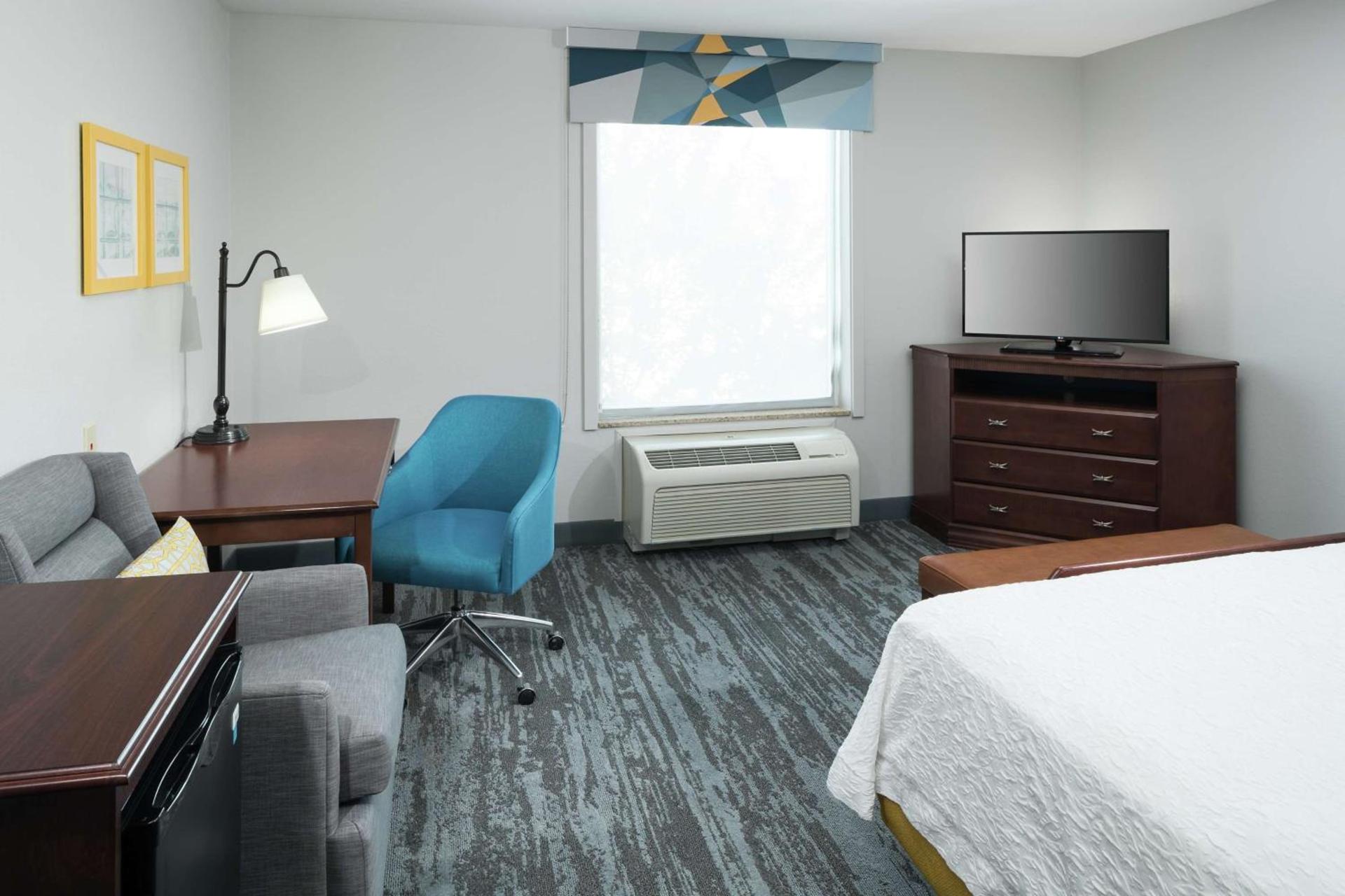 Hampton Inn & Suites Rochester-North photo 37
