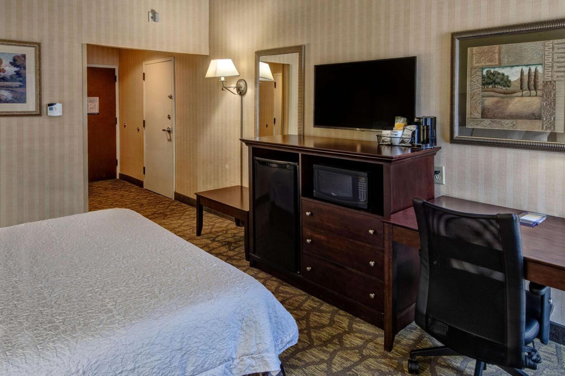 Hampton Inn Rocky Mount photo 17