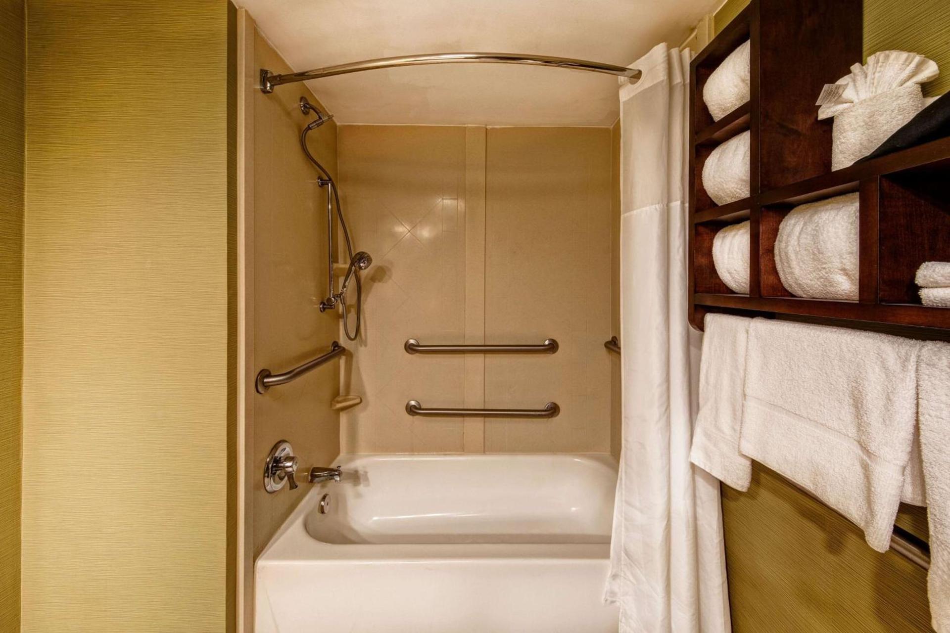 Hampton Inn Rocky Mount photo 25