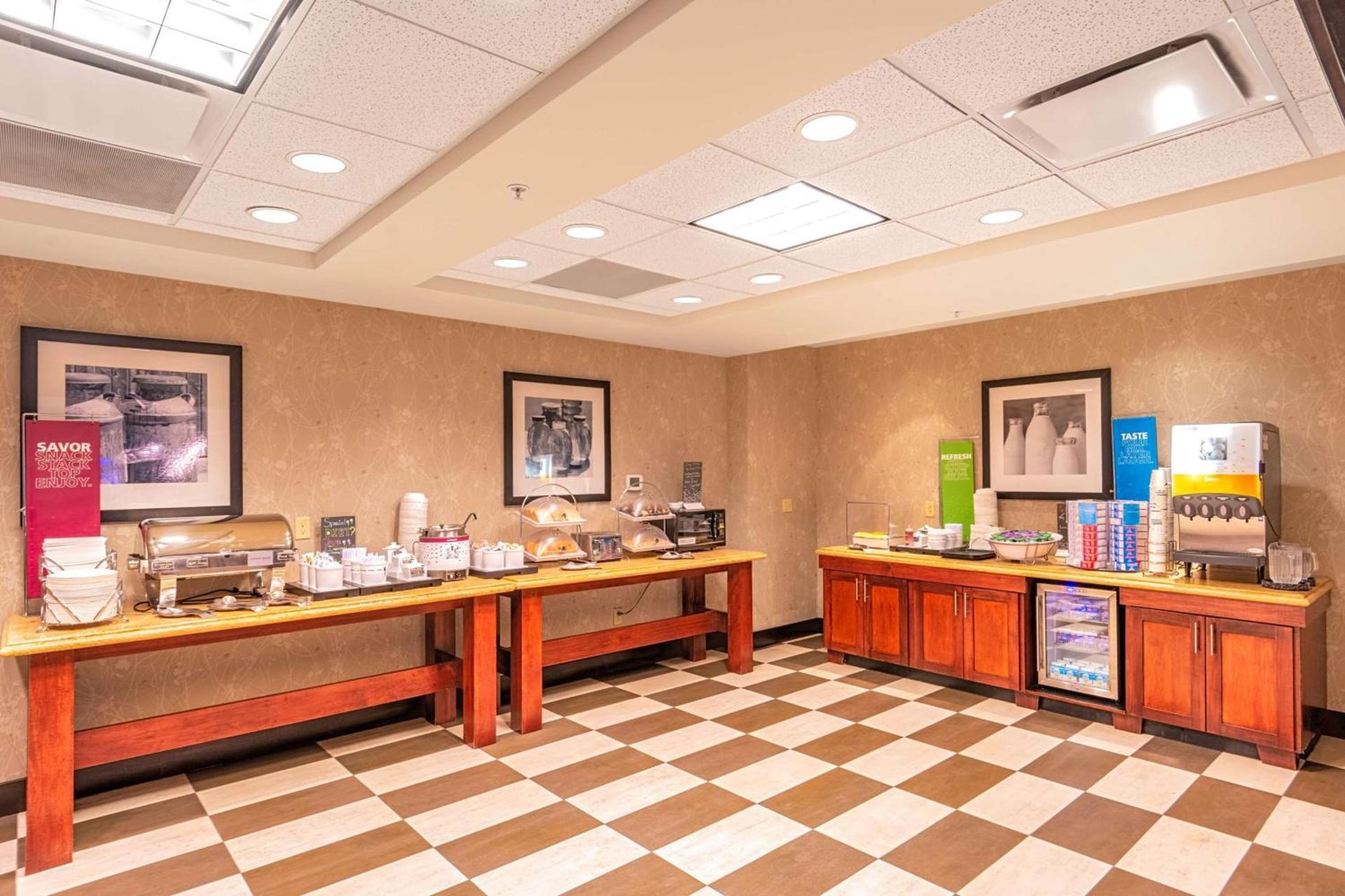 Hampton Inn Rawlins photo 11