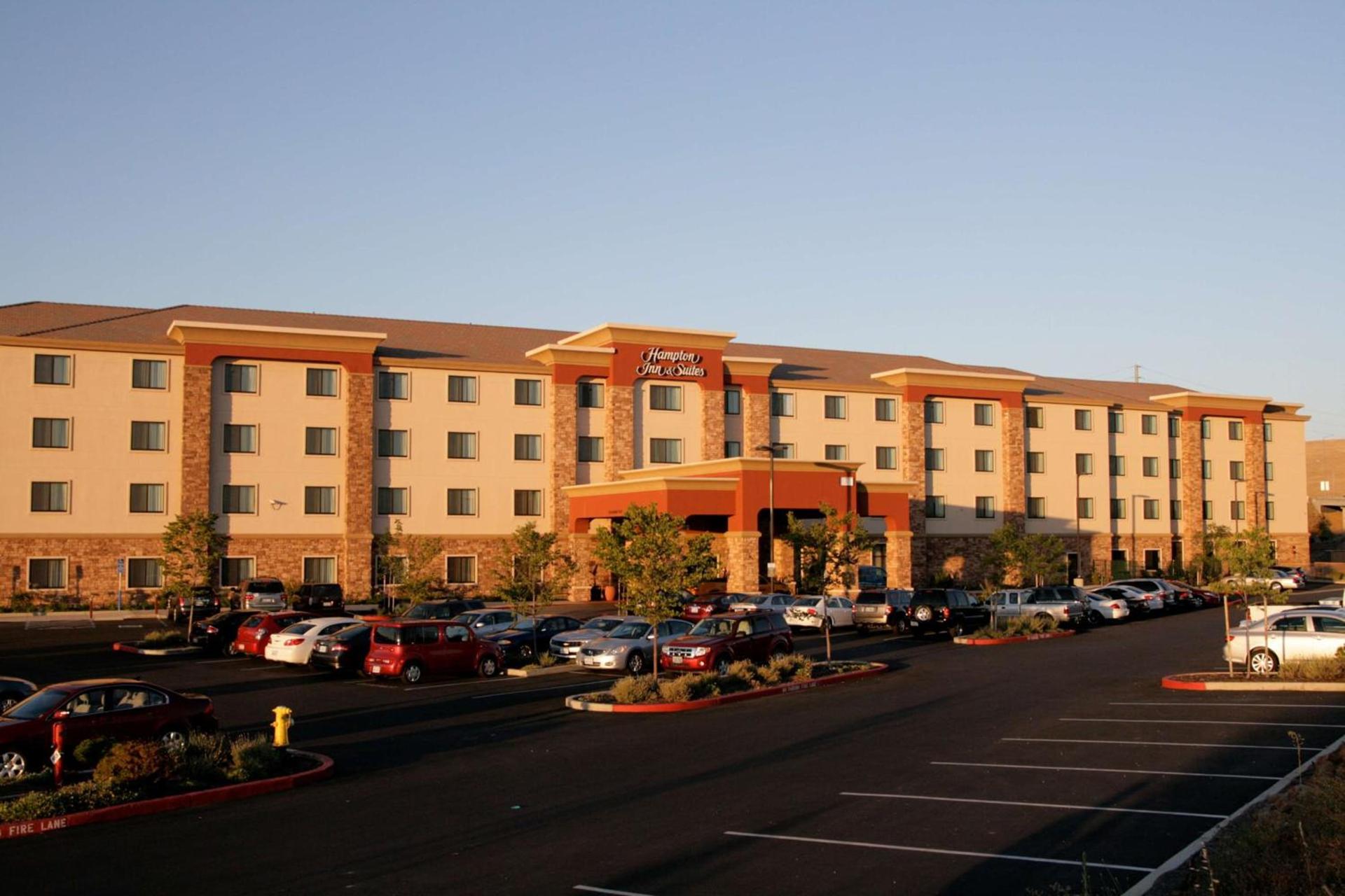 Hampton Inn & Suites Folsom photo 3