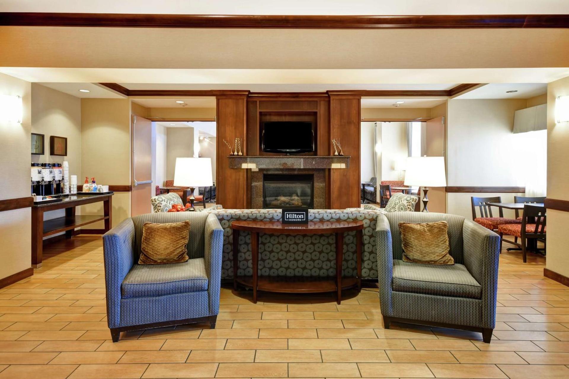 Hampton Inn & Suites Folsom photo 5