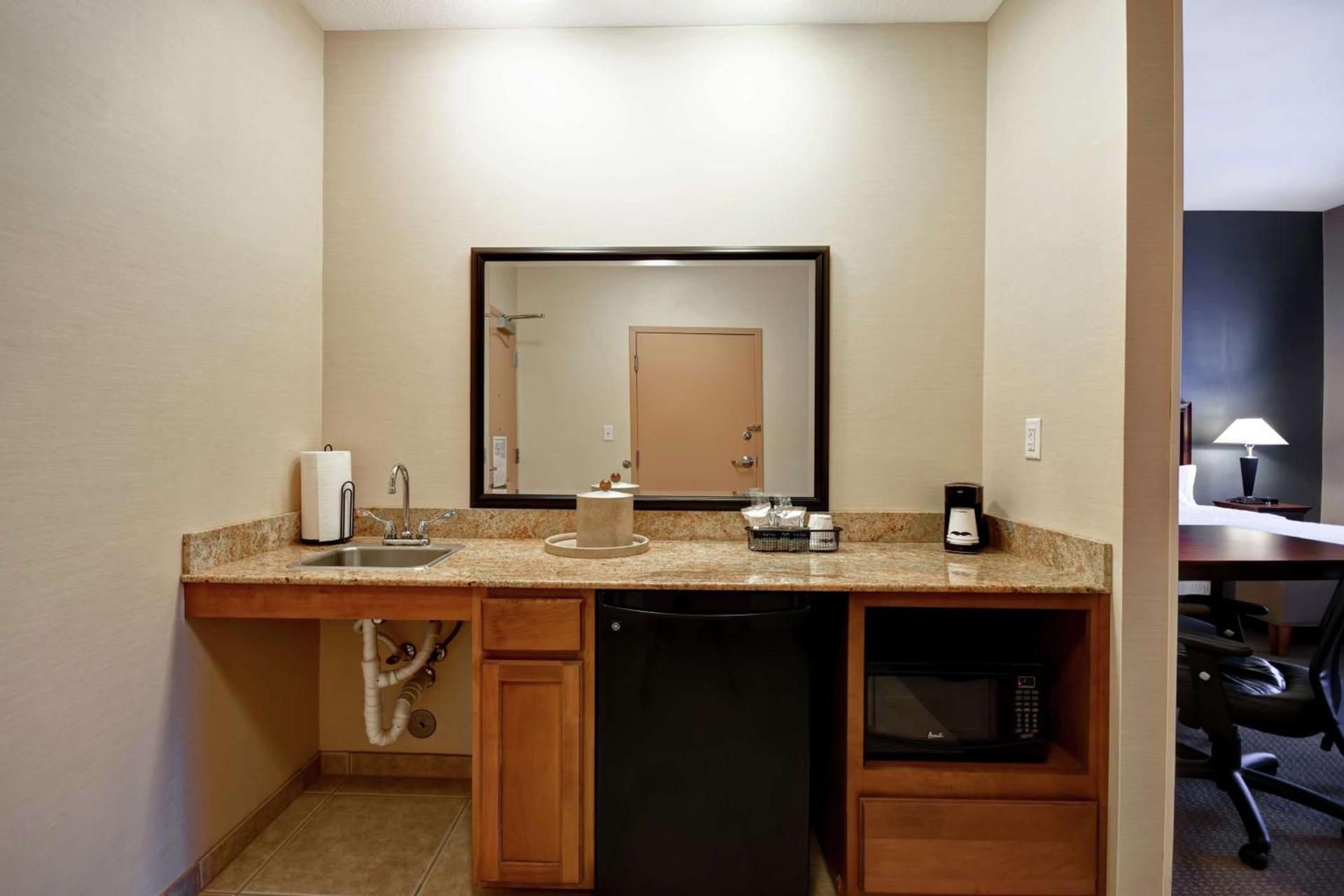 Hampton Inn & Suites Folsom photo 29