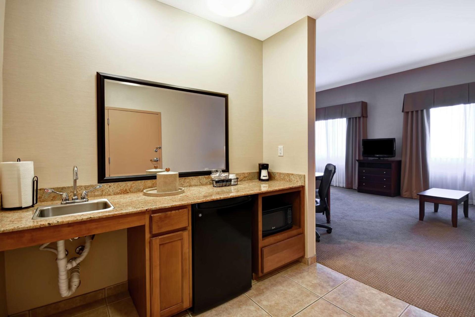Hampton Inn & Suites Folsom photo 56