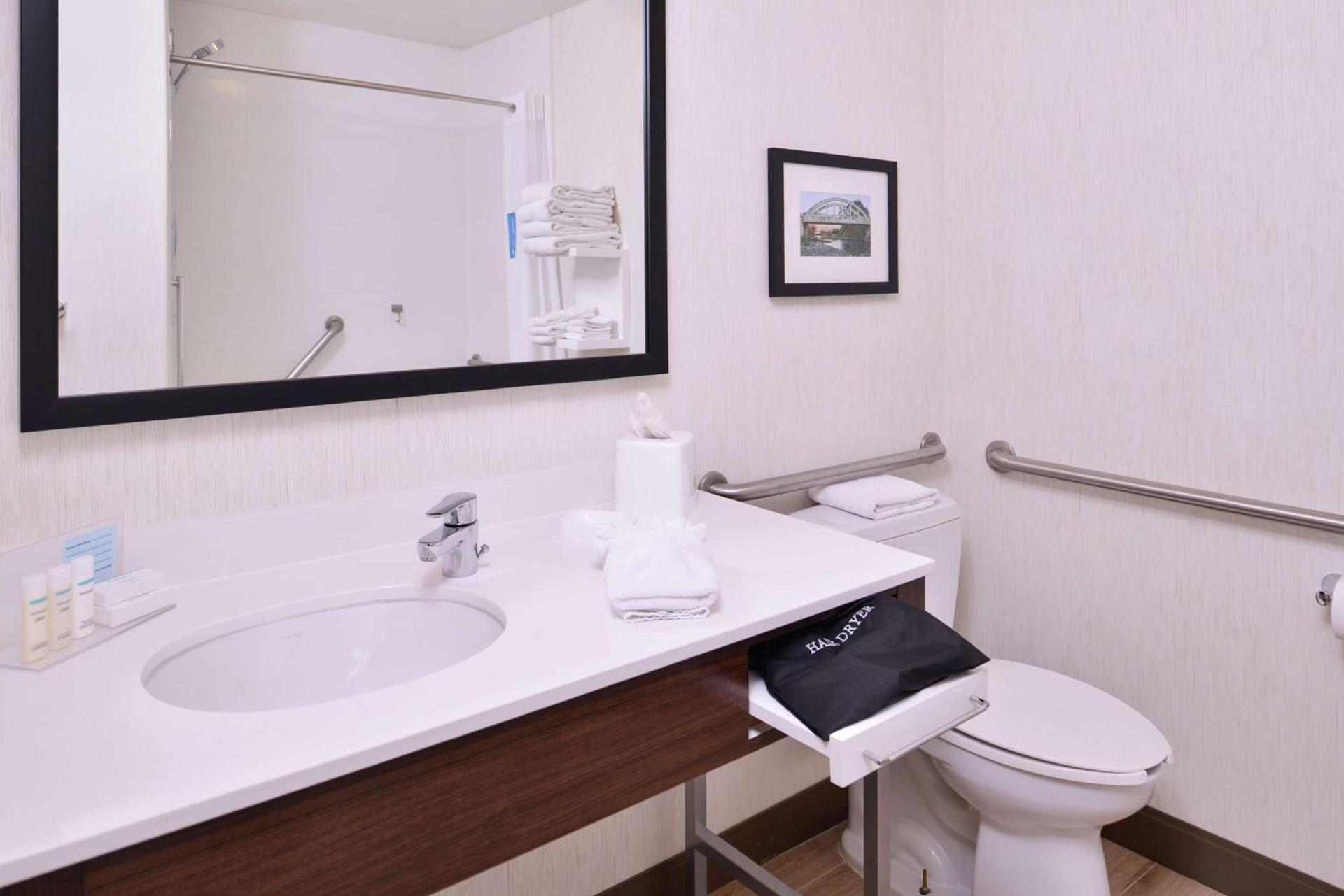 Hampton Inn & Suites Woodland-Sacramento Area photo 18