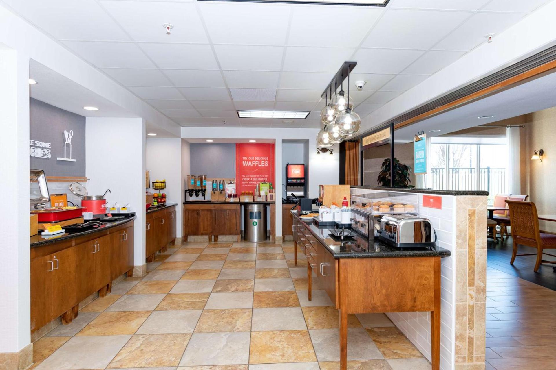 Hampton Inn & Suites Pittsburg photo 51
