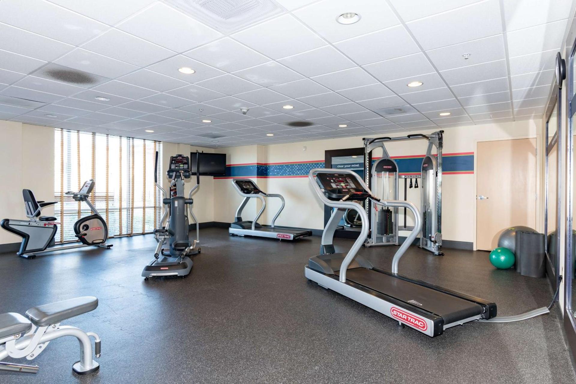 Hampton Inn & Suites Pittsburg photo 61