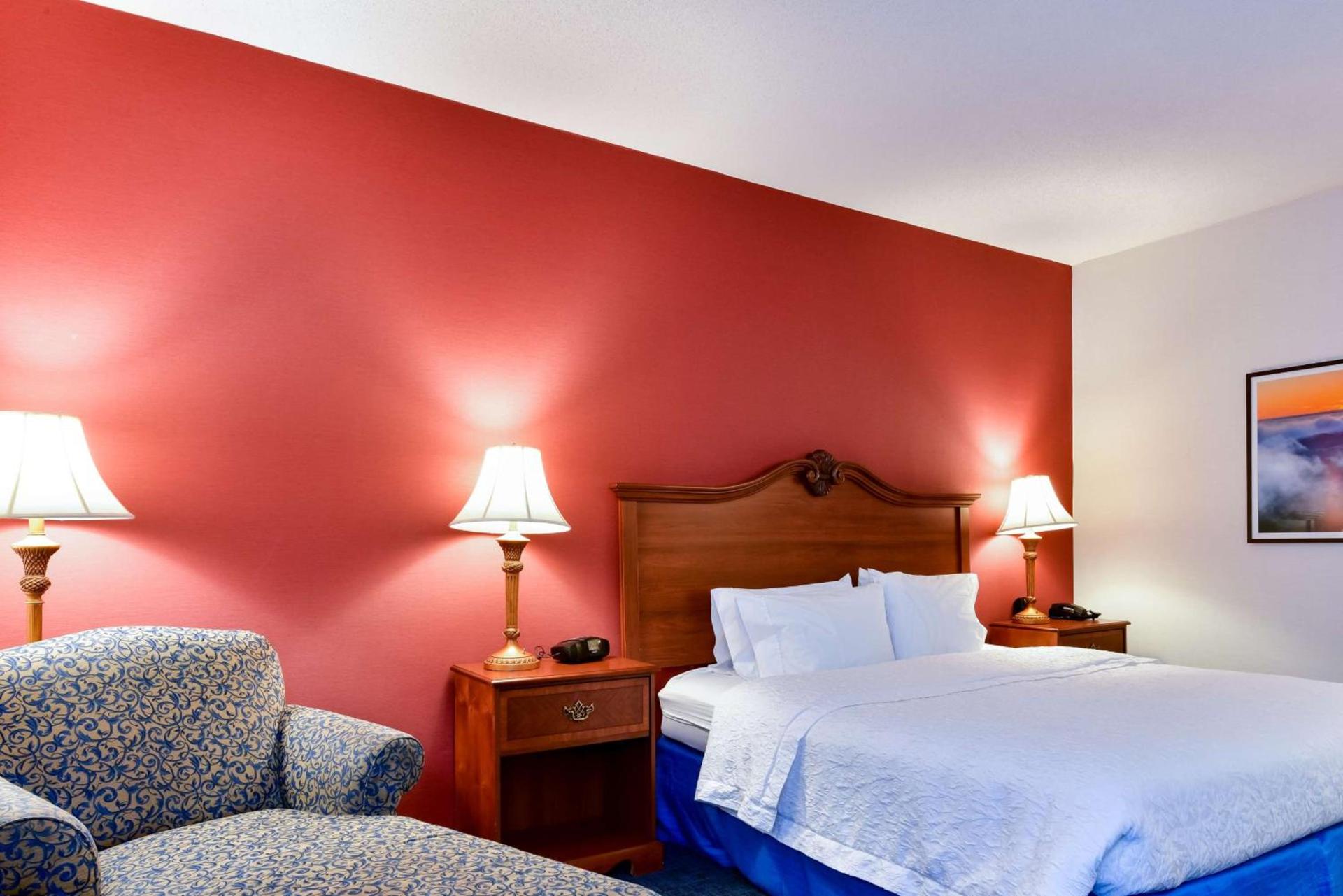 Hampton Inn & Suites Pittsburg photo 67