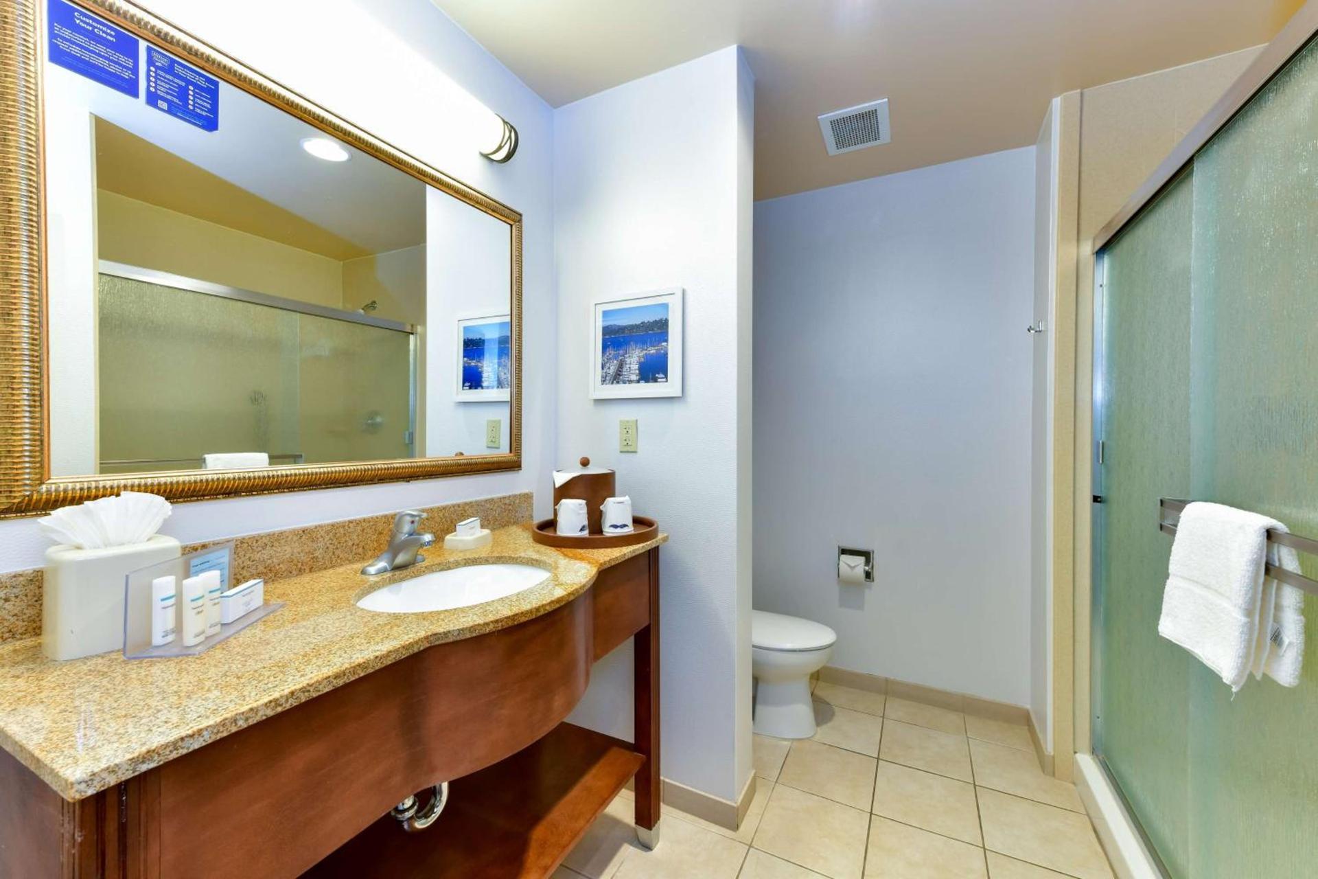 Hampton Inn & Suites Pittsburg photo 79