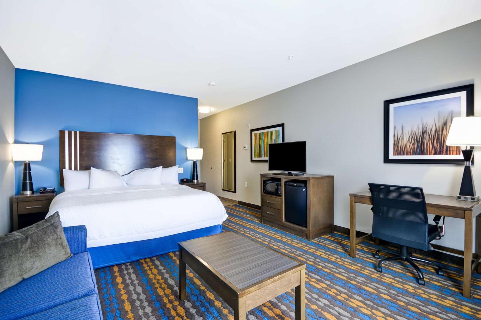 Hampton Inn Kenedy photo 16