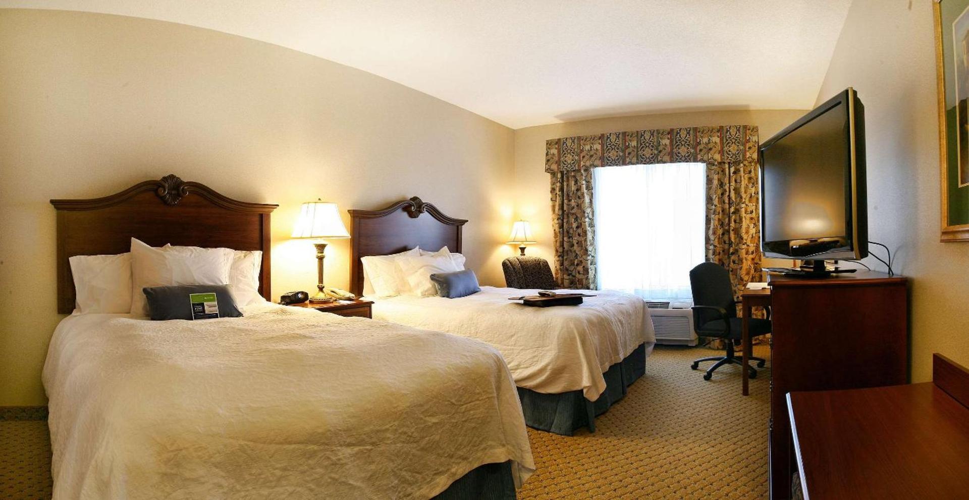 Hampton Inn & Suites Pittsburg photo 13