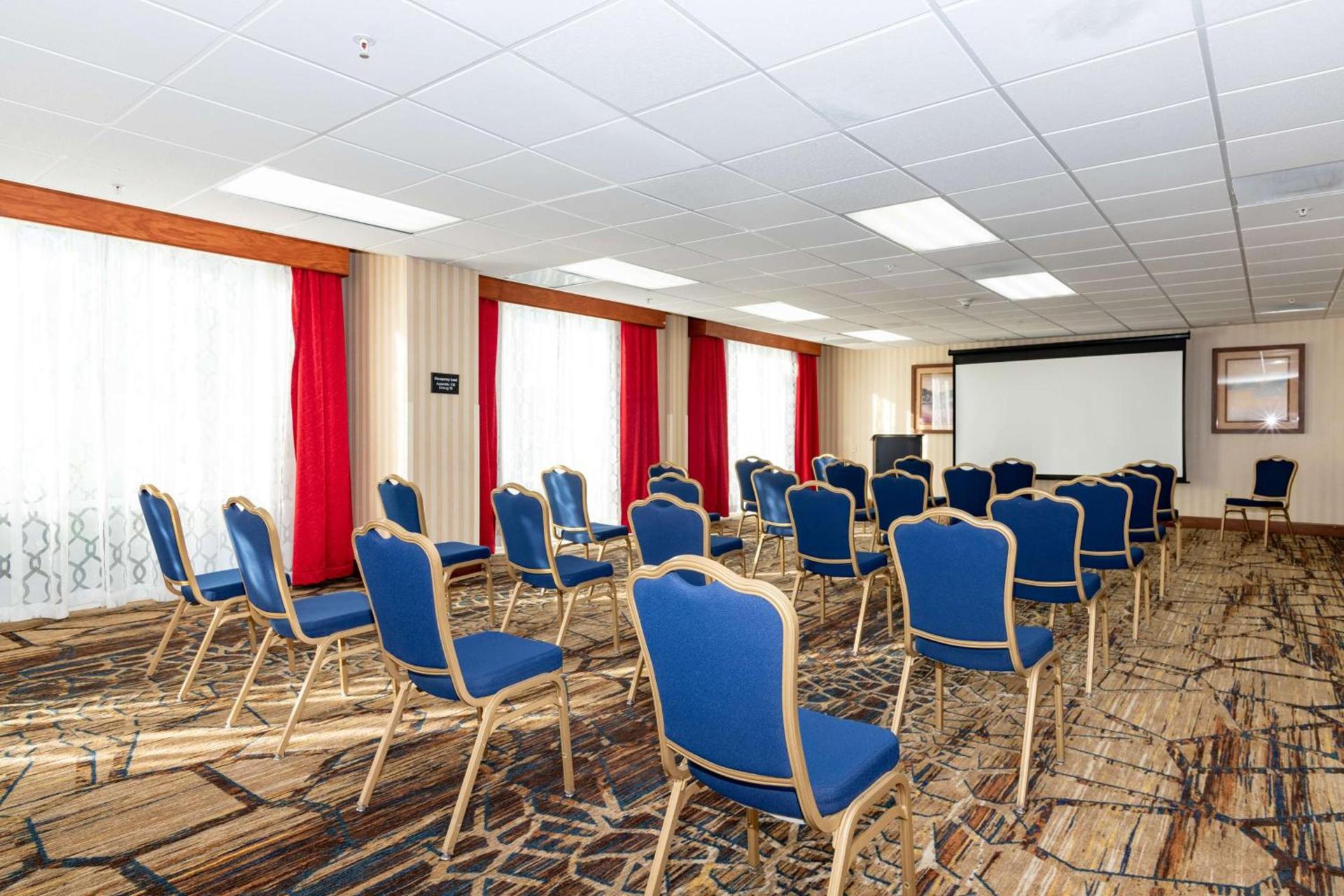 Hampton Inn & Suites Pittsburg photo 89