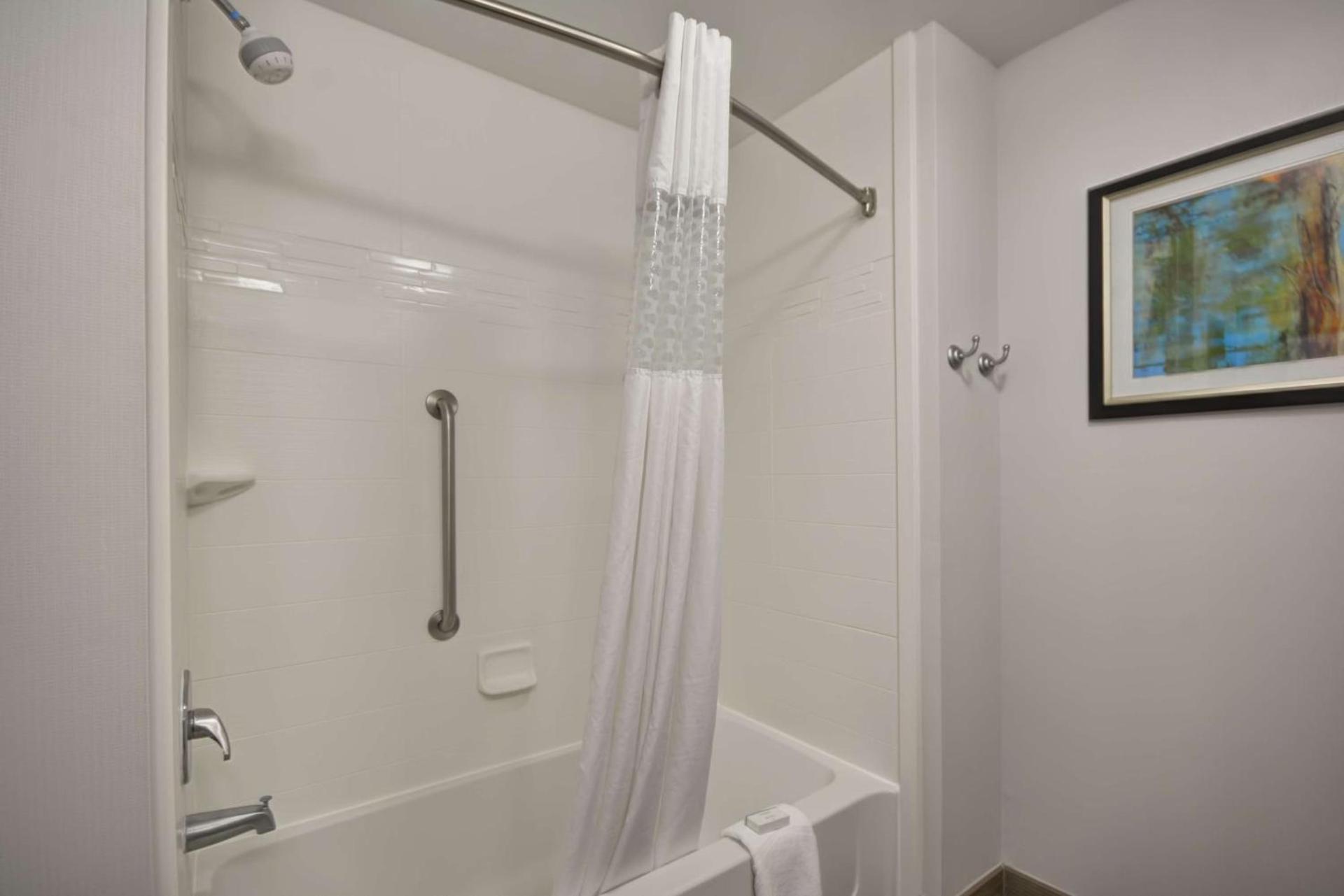 Hampton Inn Kenedy photo 29