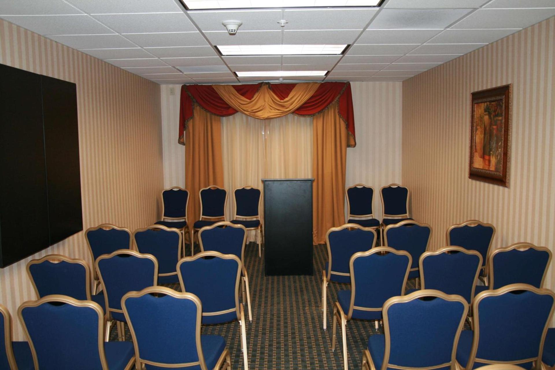 Hampton Inn & Suites Pittsburg photo 94