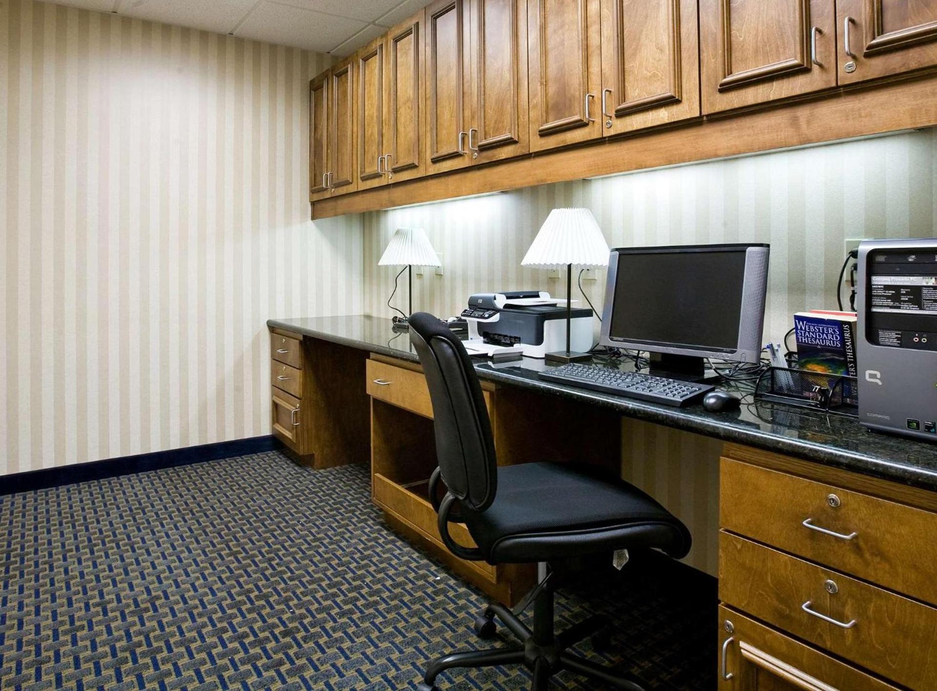 Hampton Inn & Suites Pittsburg photo 100