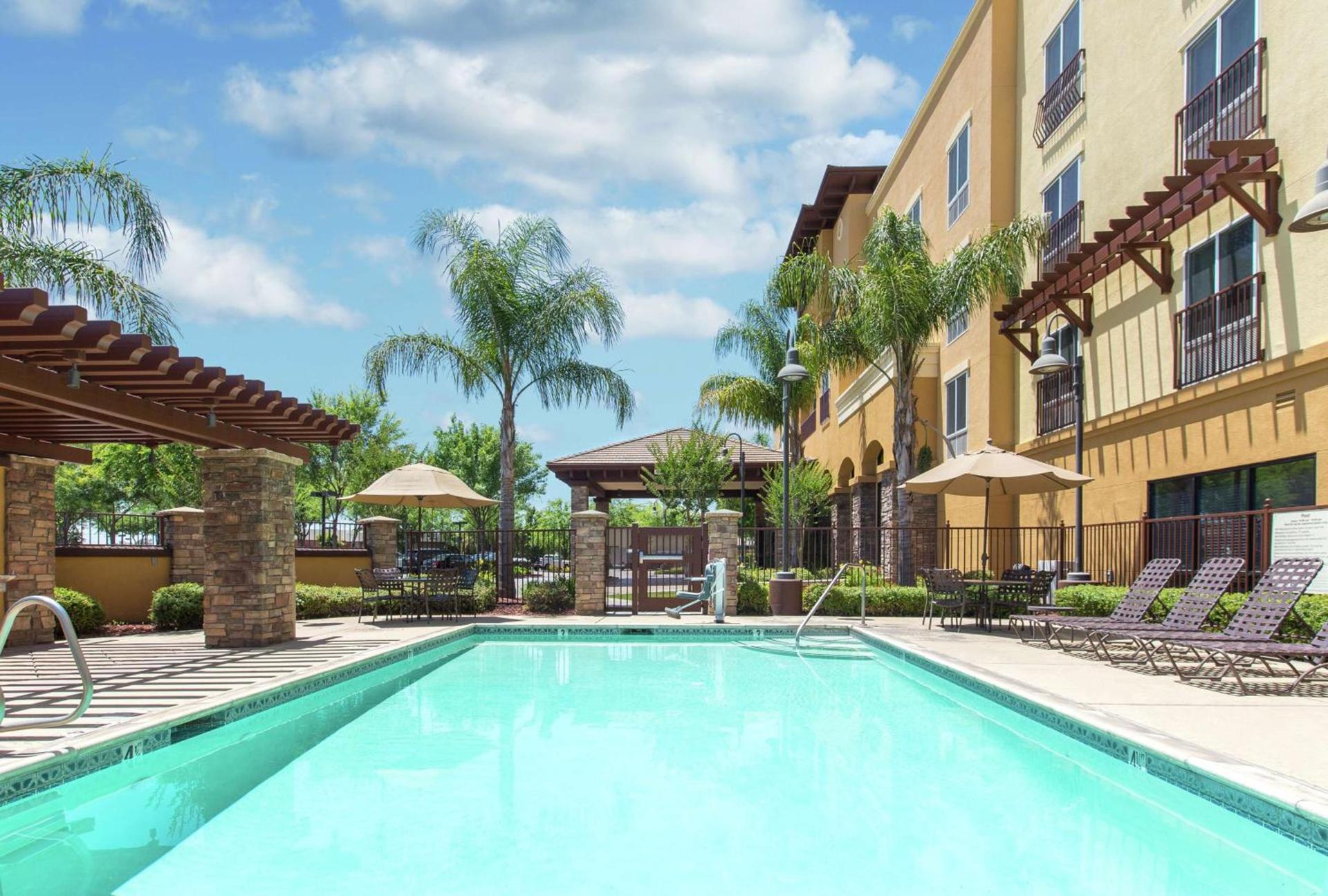 Hampton Inn & Suites Lodi photo 11
