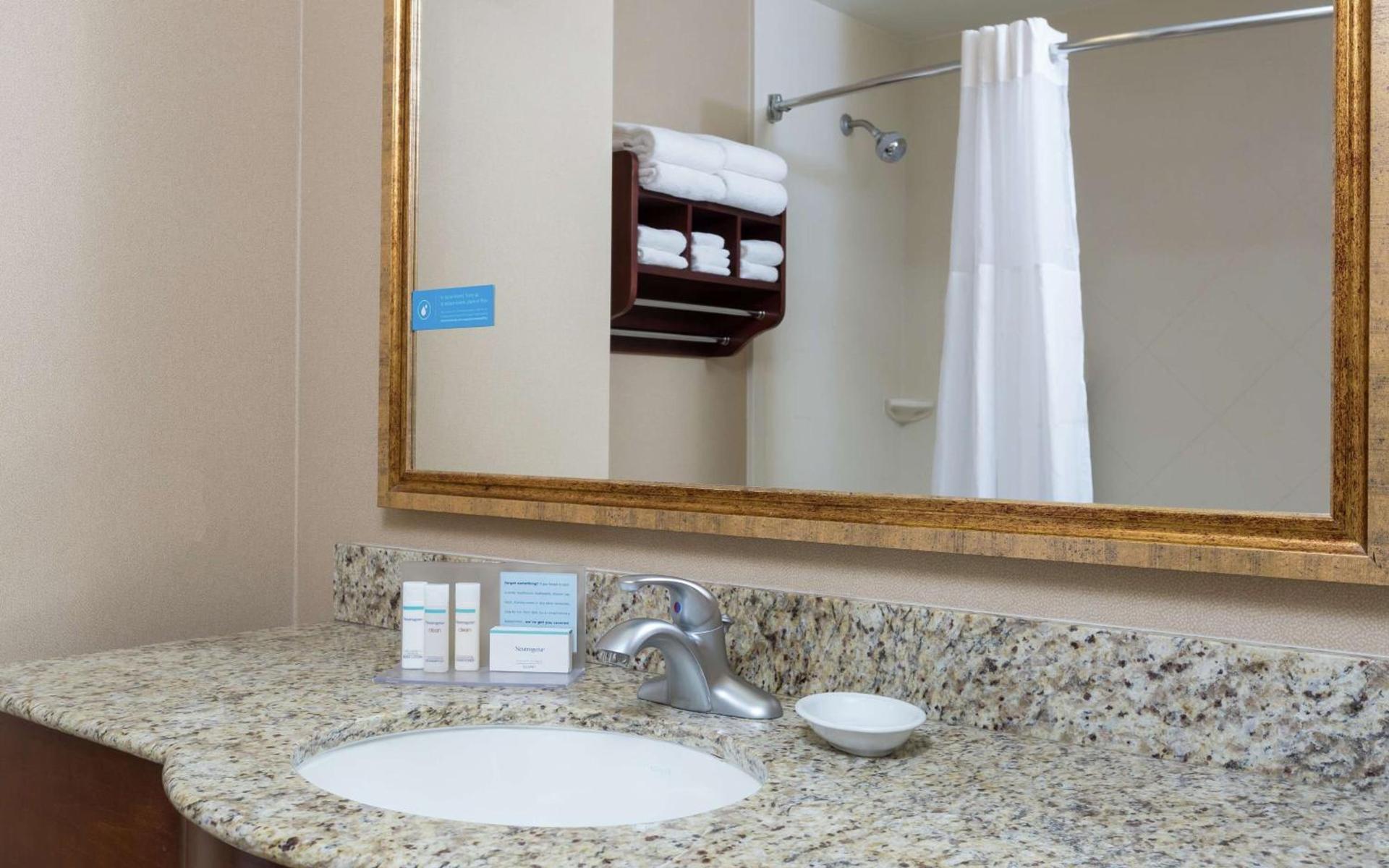 Hampton Inn & Suites Lodi photo 19