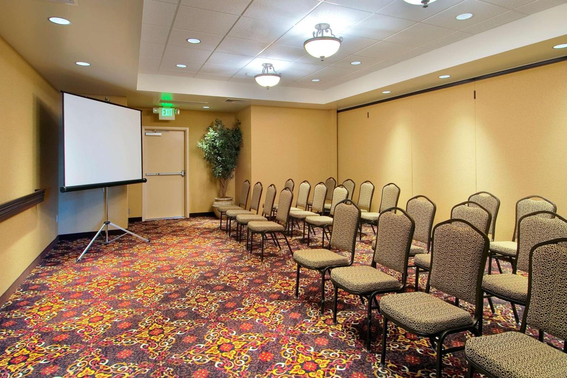 Hampton Inn & Suites Lodi photo 26