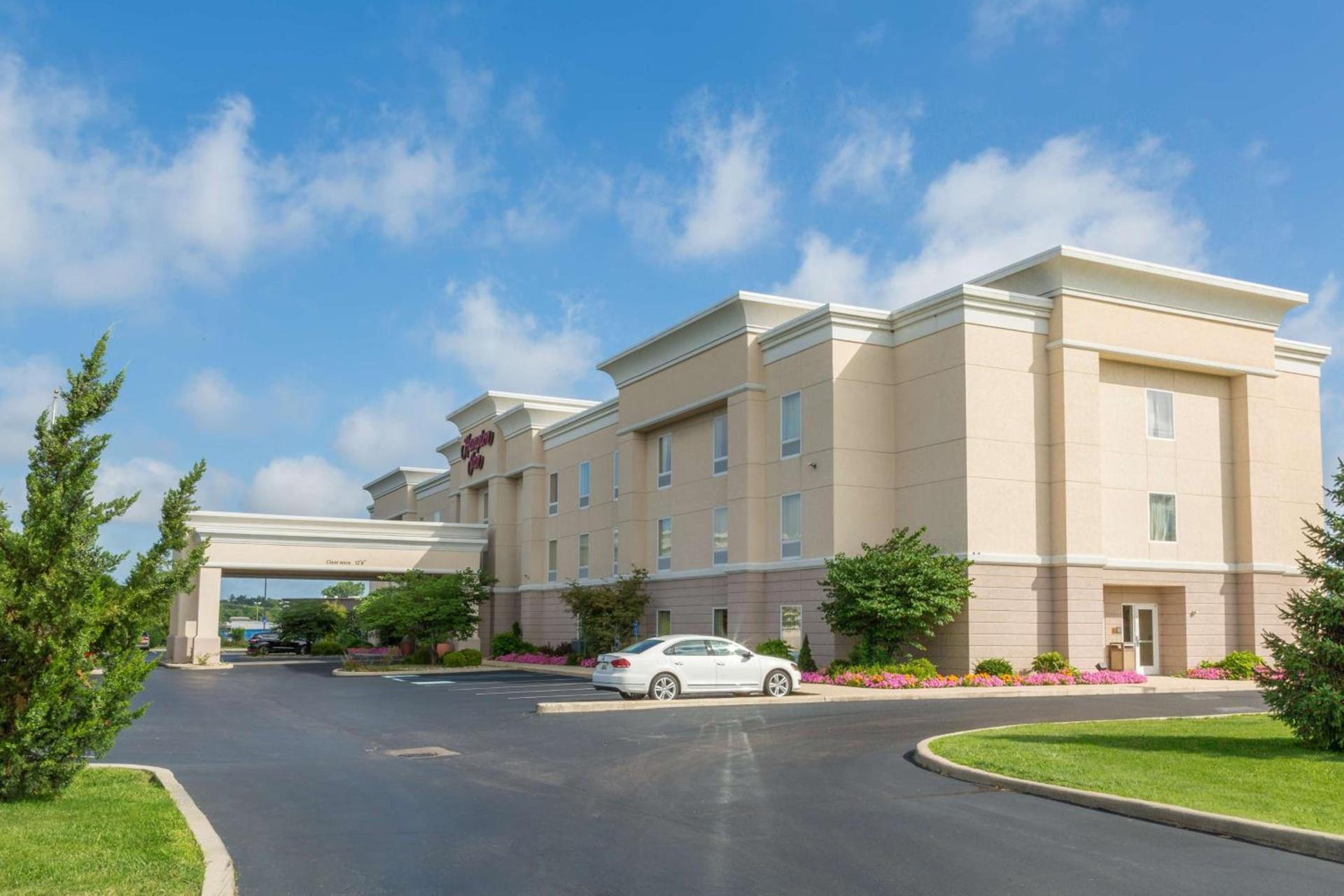 Hampton Inn Goshen photo 2