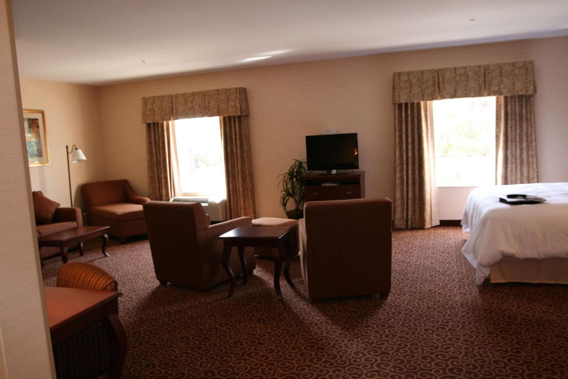 Hampton Inn Goshen photo 12