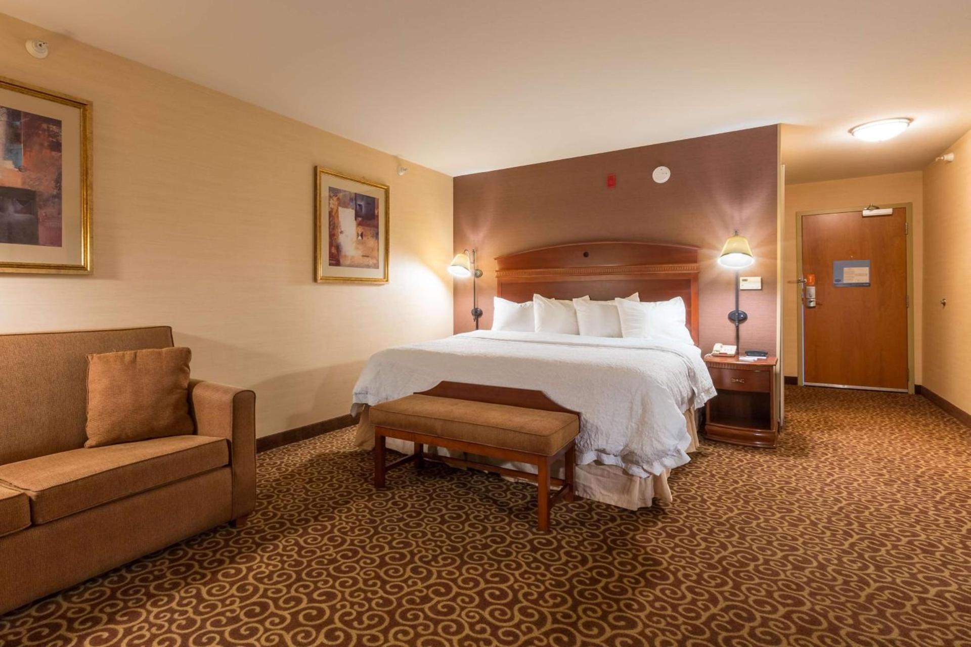 Hampton Inn Goshen photo 13