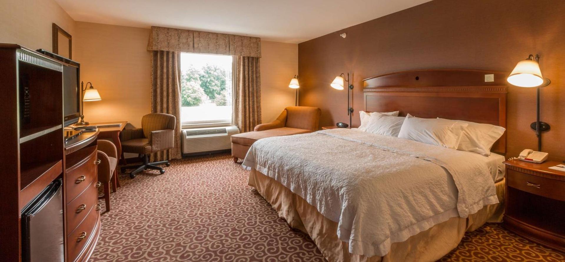 Hampton Inn Goshen photo 24