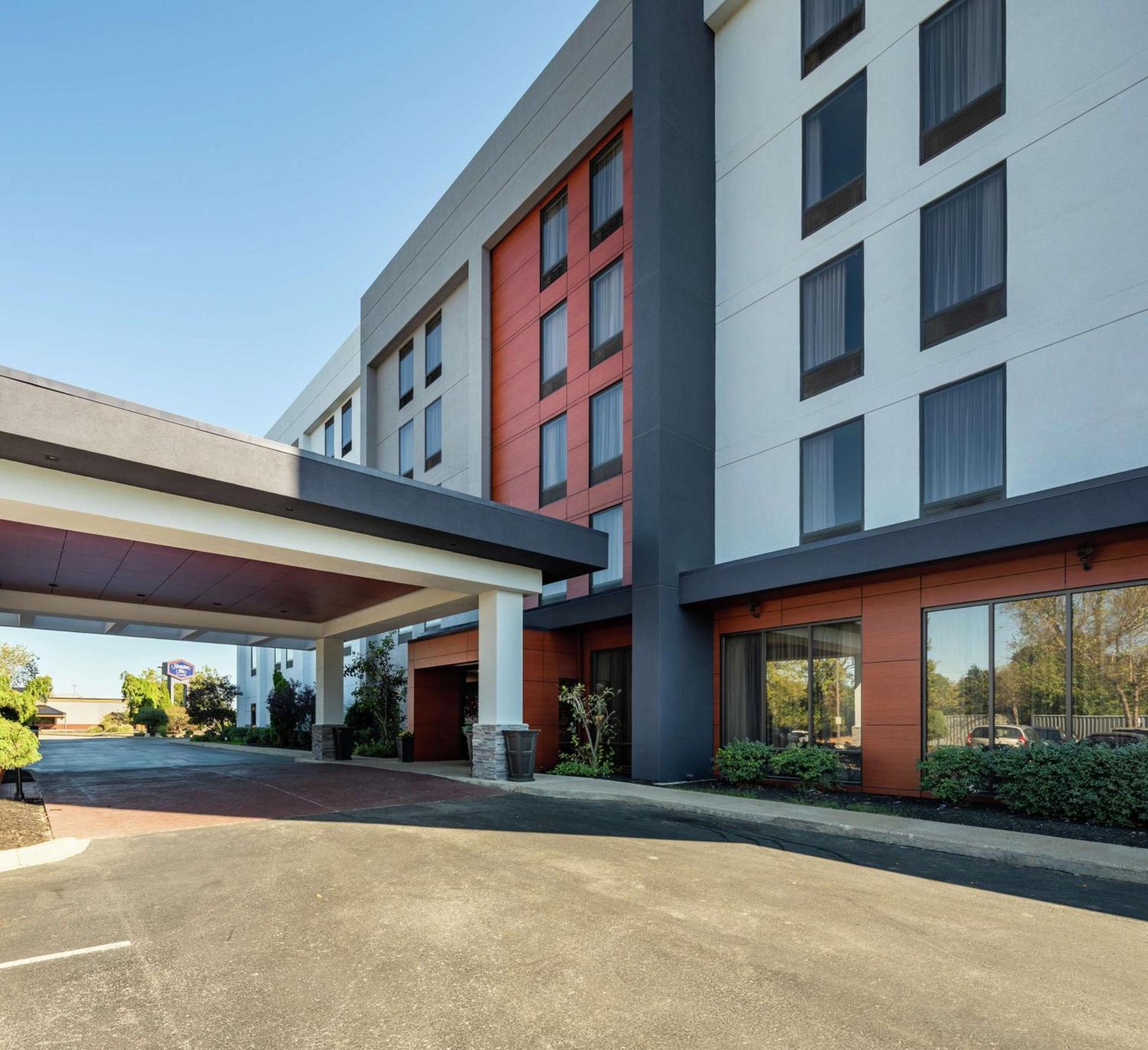 Hampton Inn Louisville Northeast photo 7