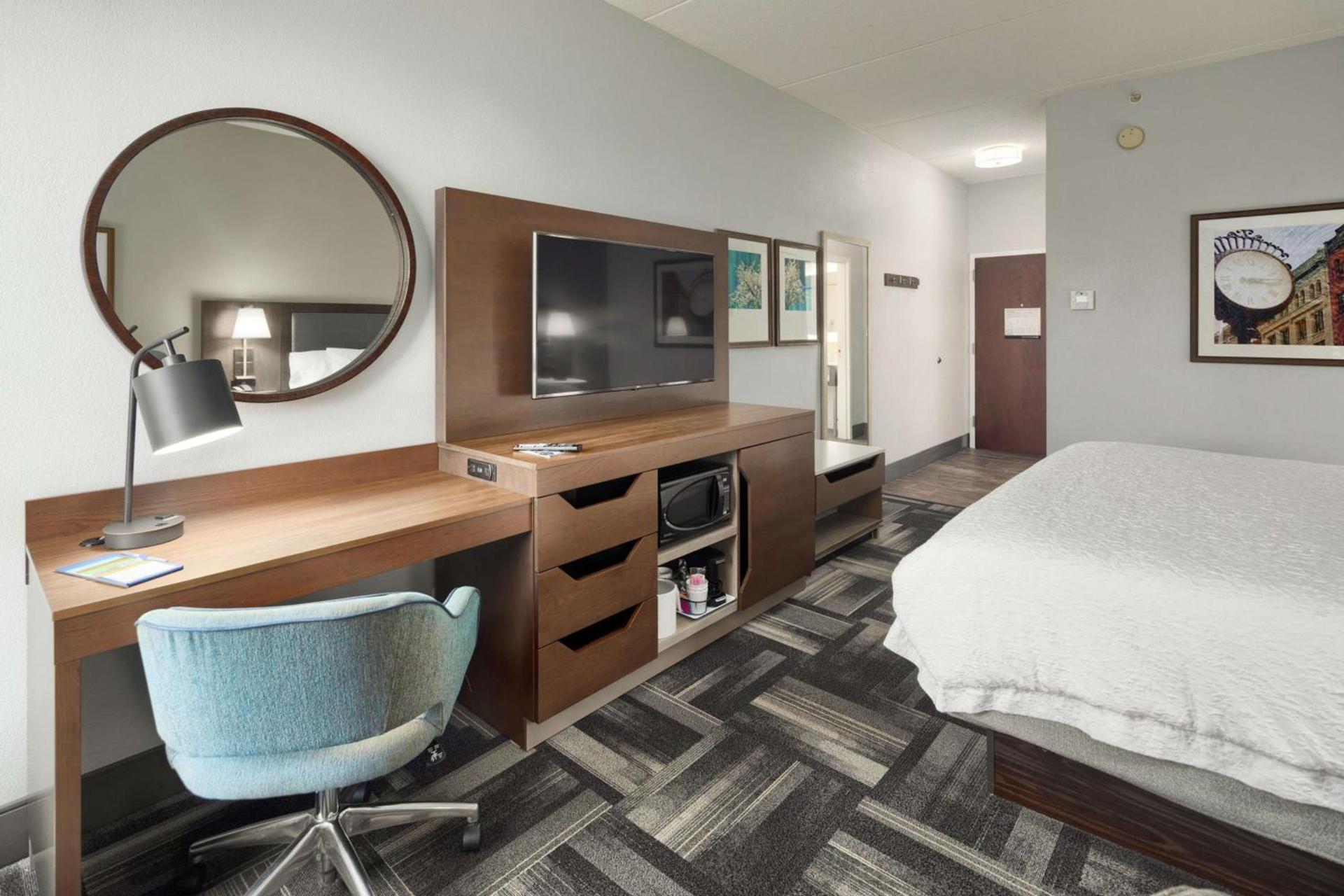 Hampton Inn Louisville Northeast photo 20