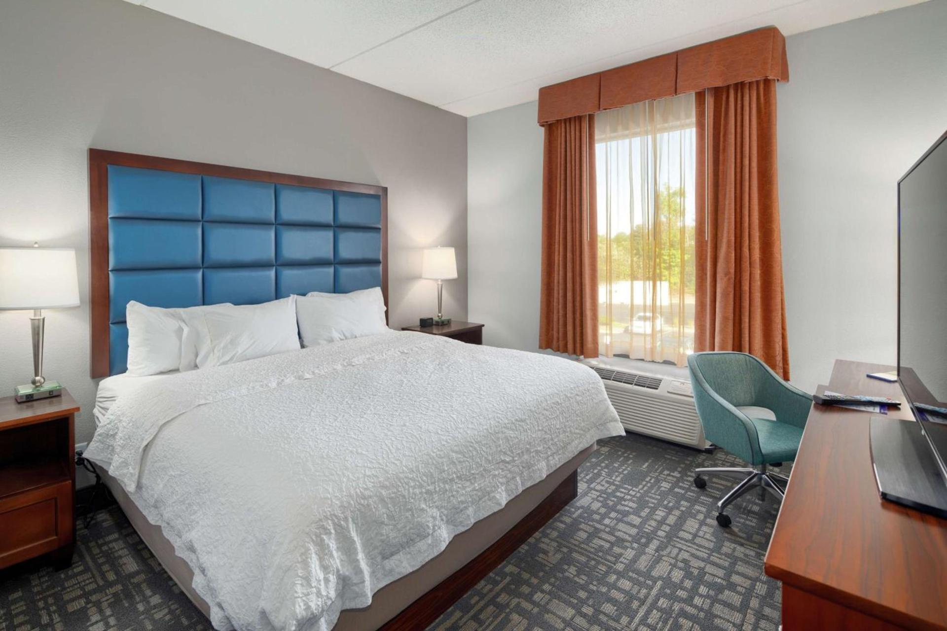 Hampton Inn Louisville Northeast photo 24