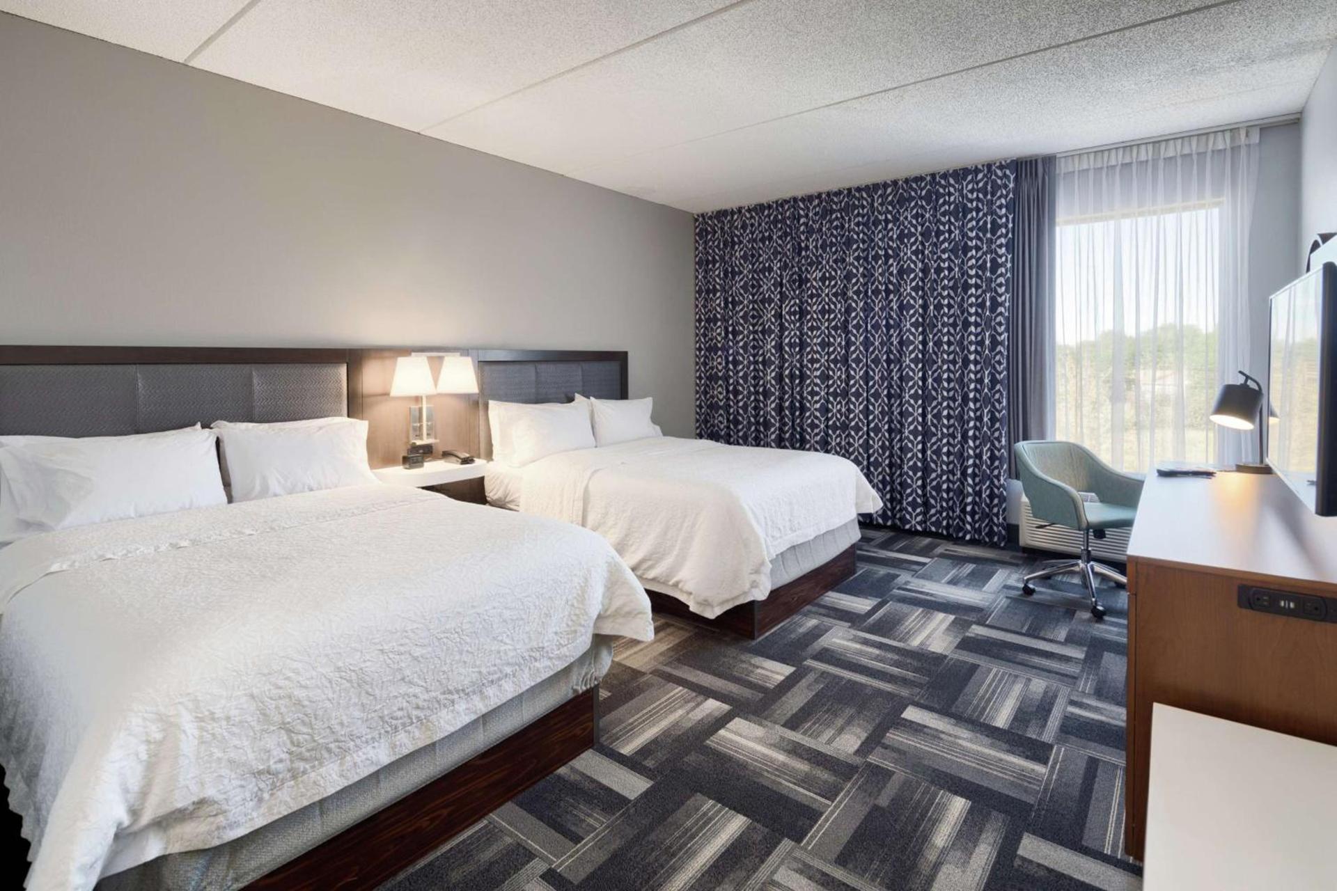 Hampton Inn Louisville Northeast photo 23