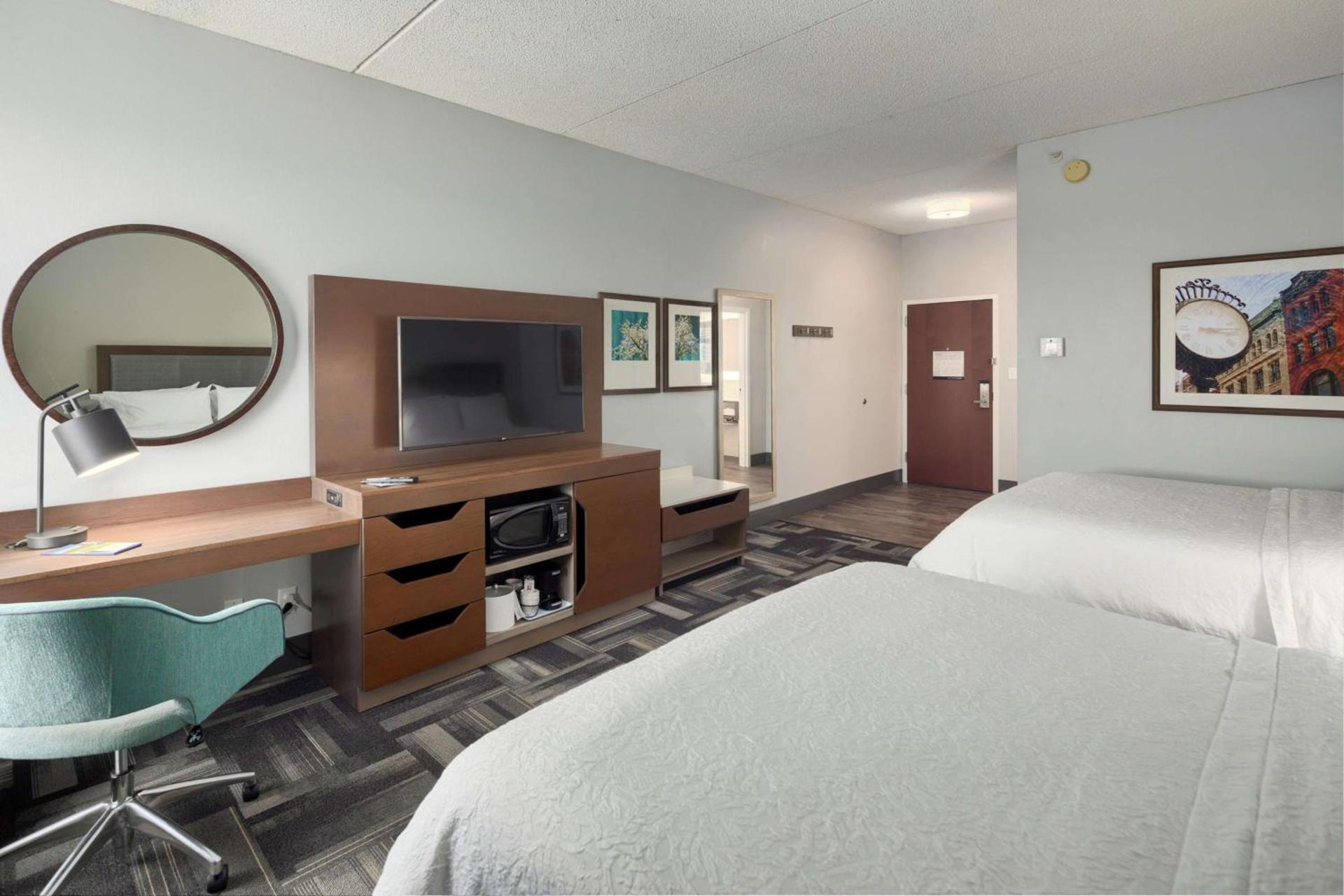 Hampton Inn Louisville Northeast photo 29