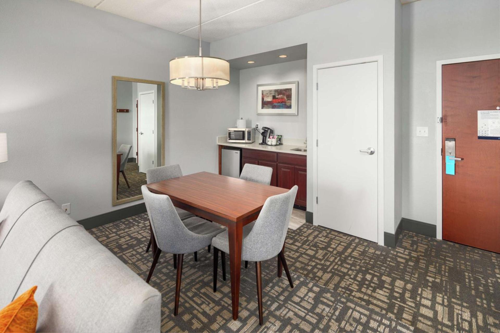 Hampton Inn Louisville Northeast photo 38