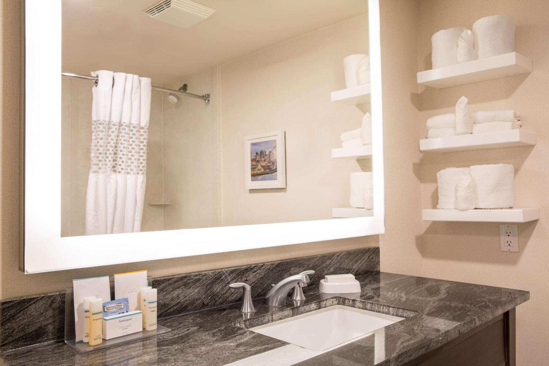 Hampton Inn & Suites Seattle-Downtown photo 17