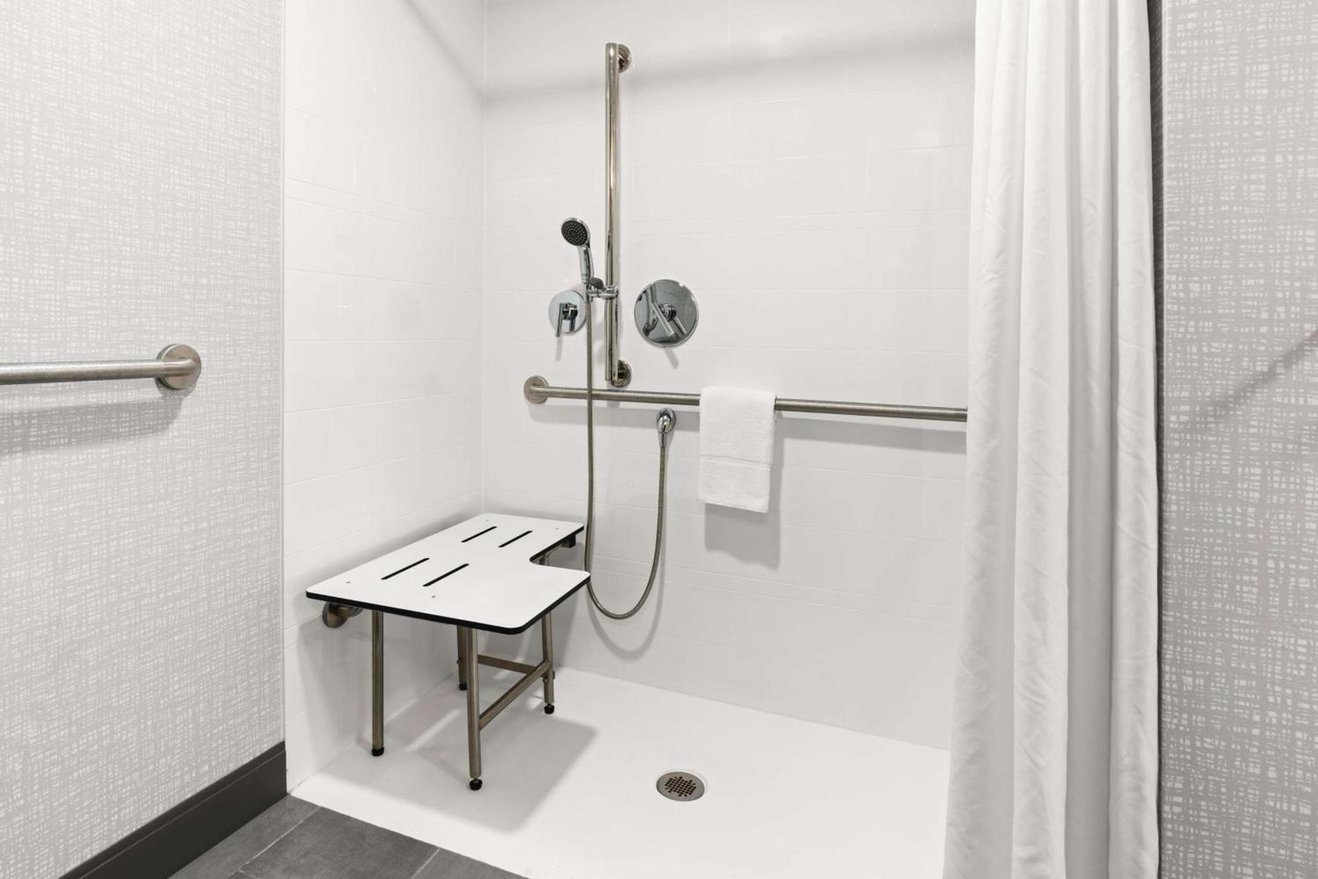 Hampton Inn Seekonk photo 20