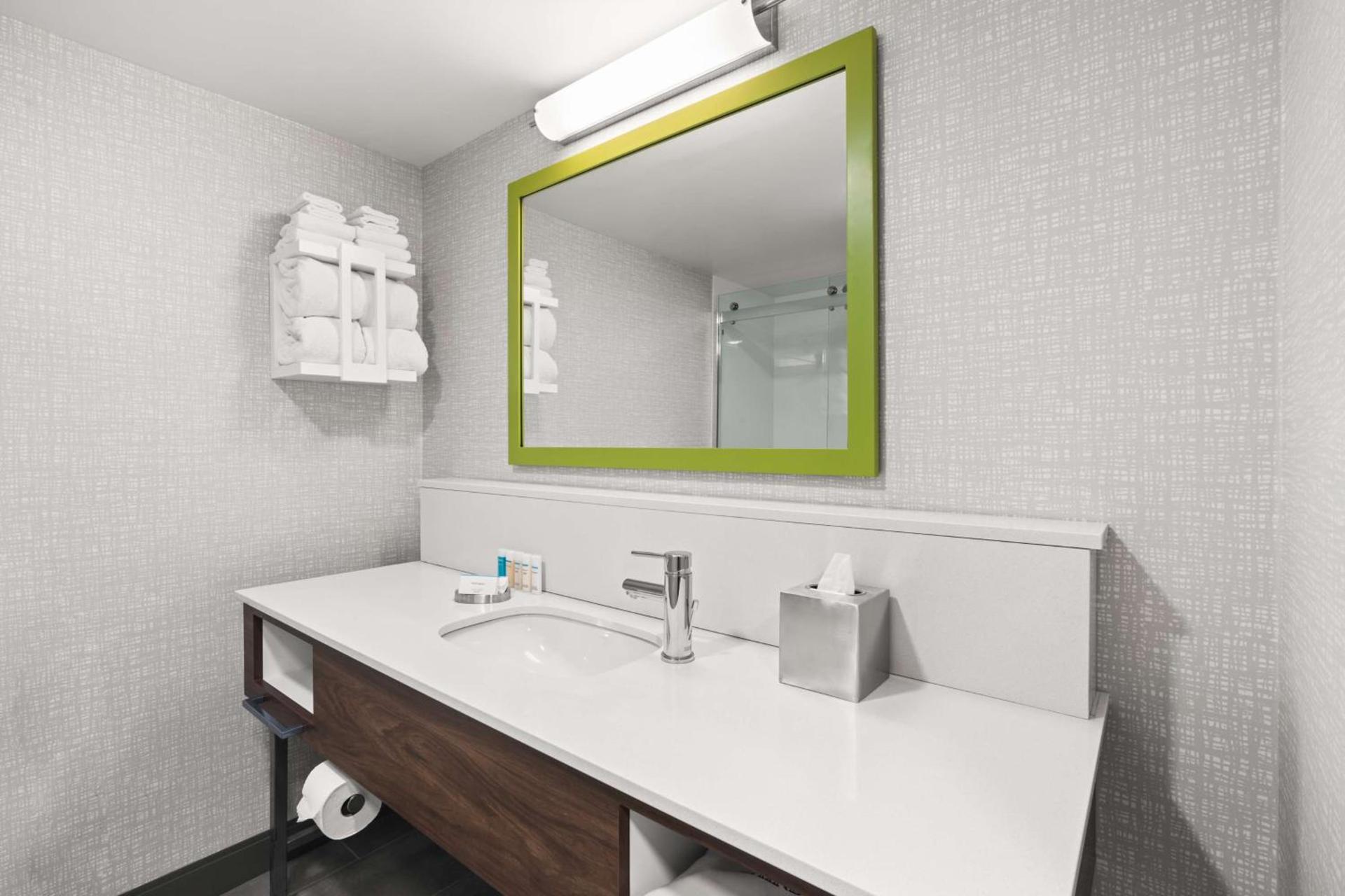 Hampton Inn Seekonk photo 30