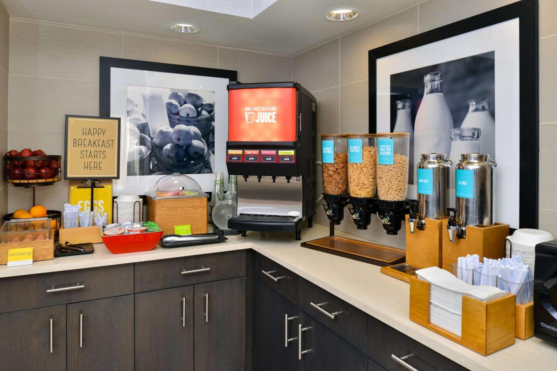 Hampton Inn San Francisco - Daly City photo 7
