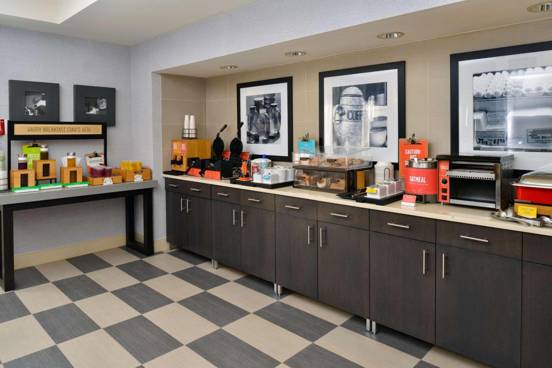 Hampton Inn San Francisco - Daly City photo 9