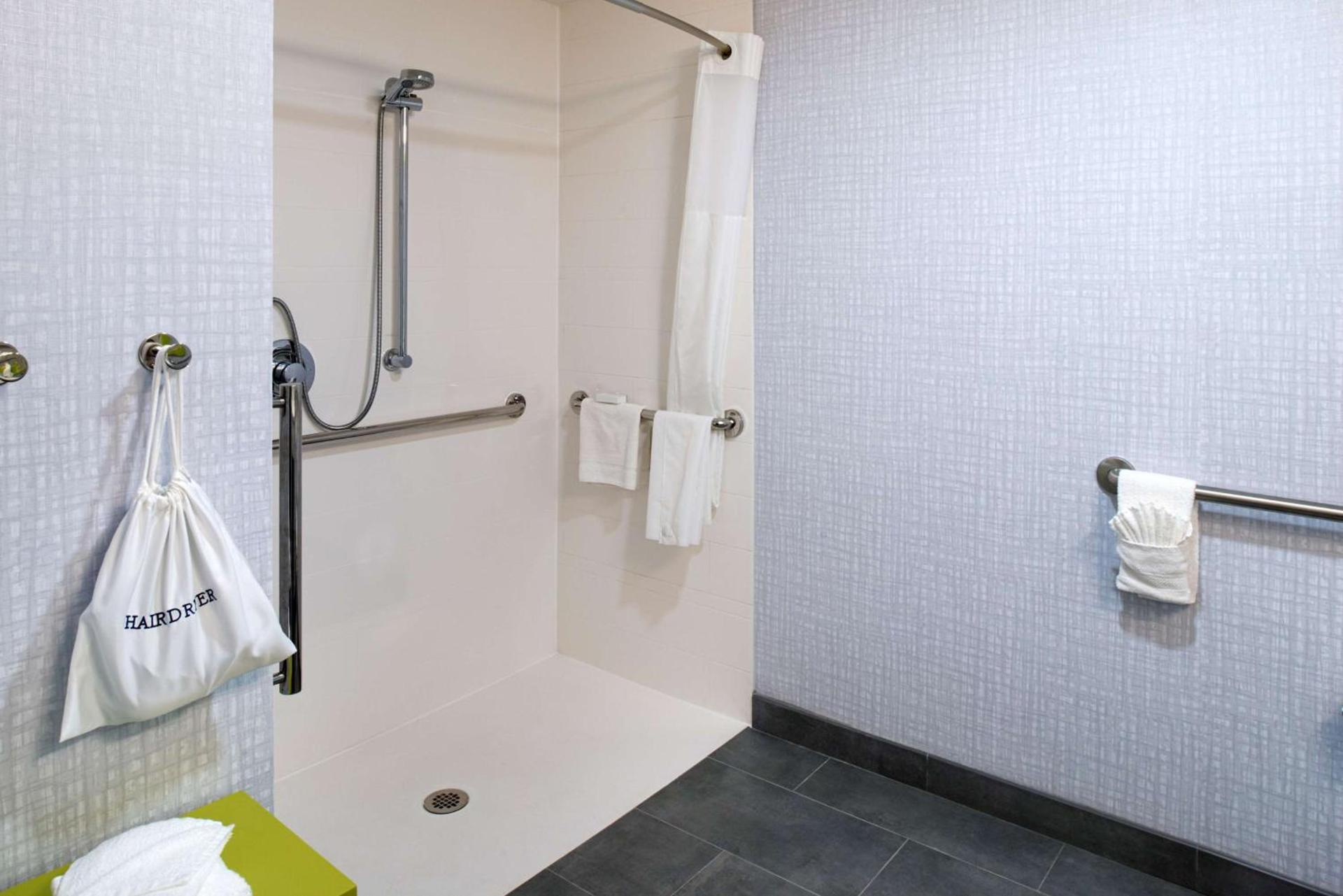 Hampton Inn San Francisco - Daly City photo 14