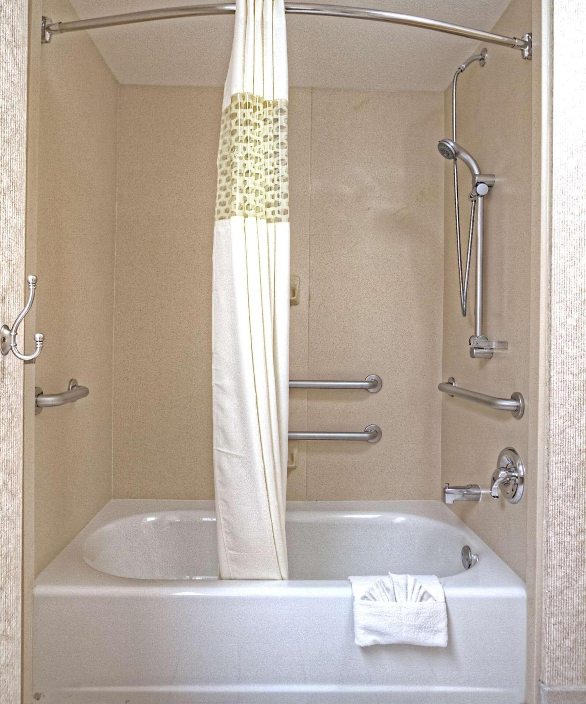 Hampton Inn Fremont photo 19