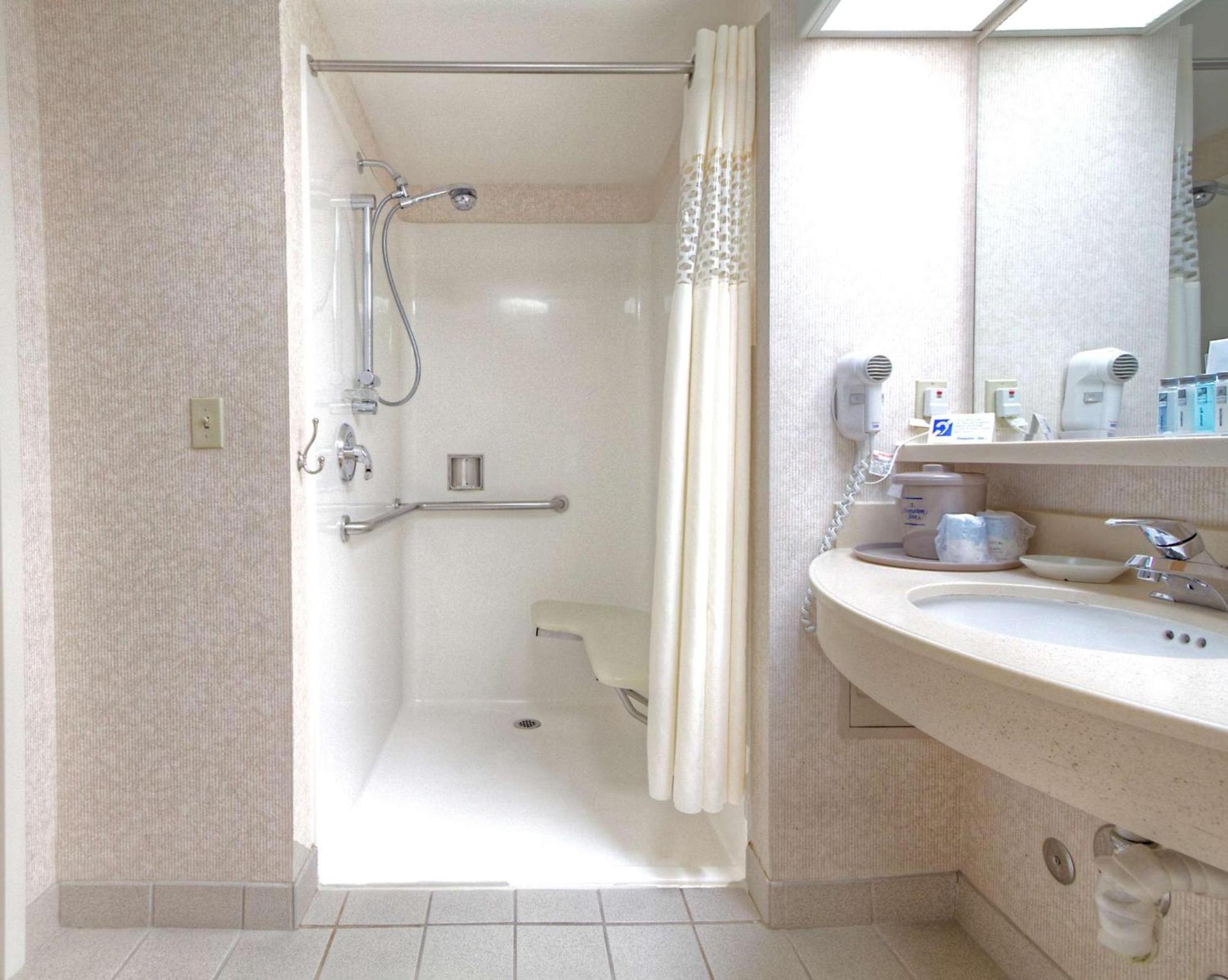 Hampton Inn Fremont photo 23