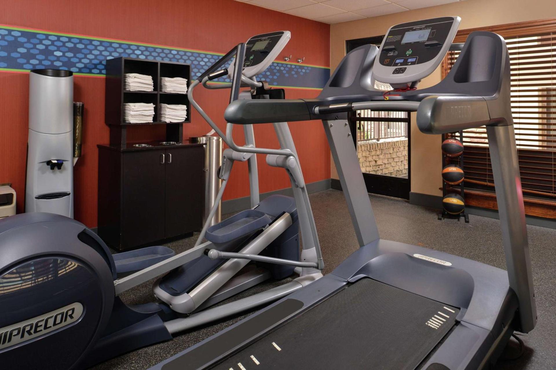 Hampton Inn South Hill photo 20