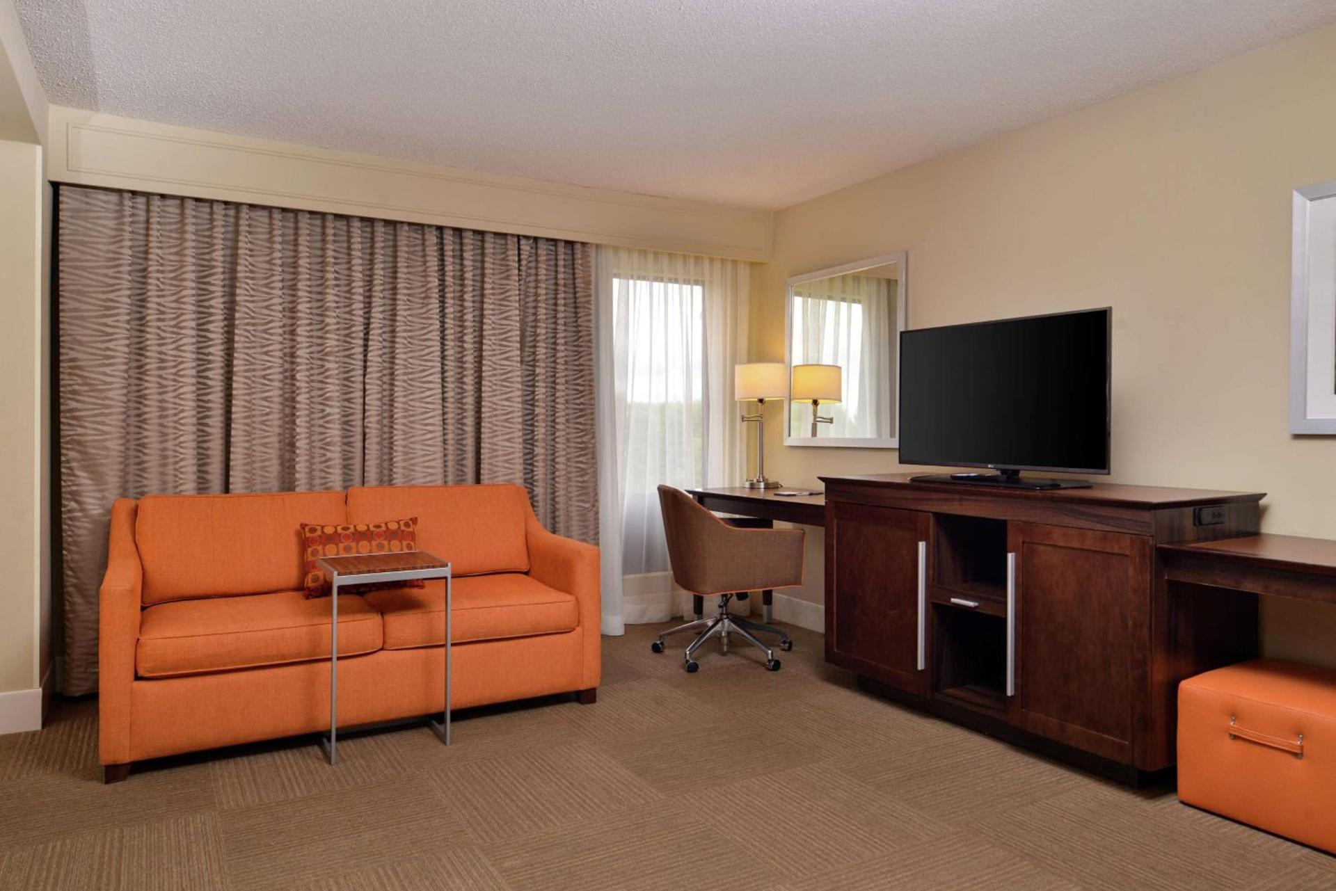 Hampton Inn South Hill photo 25