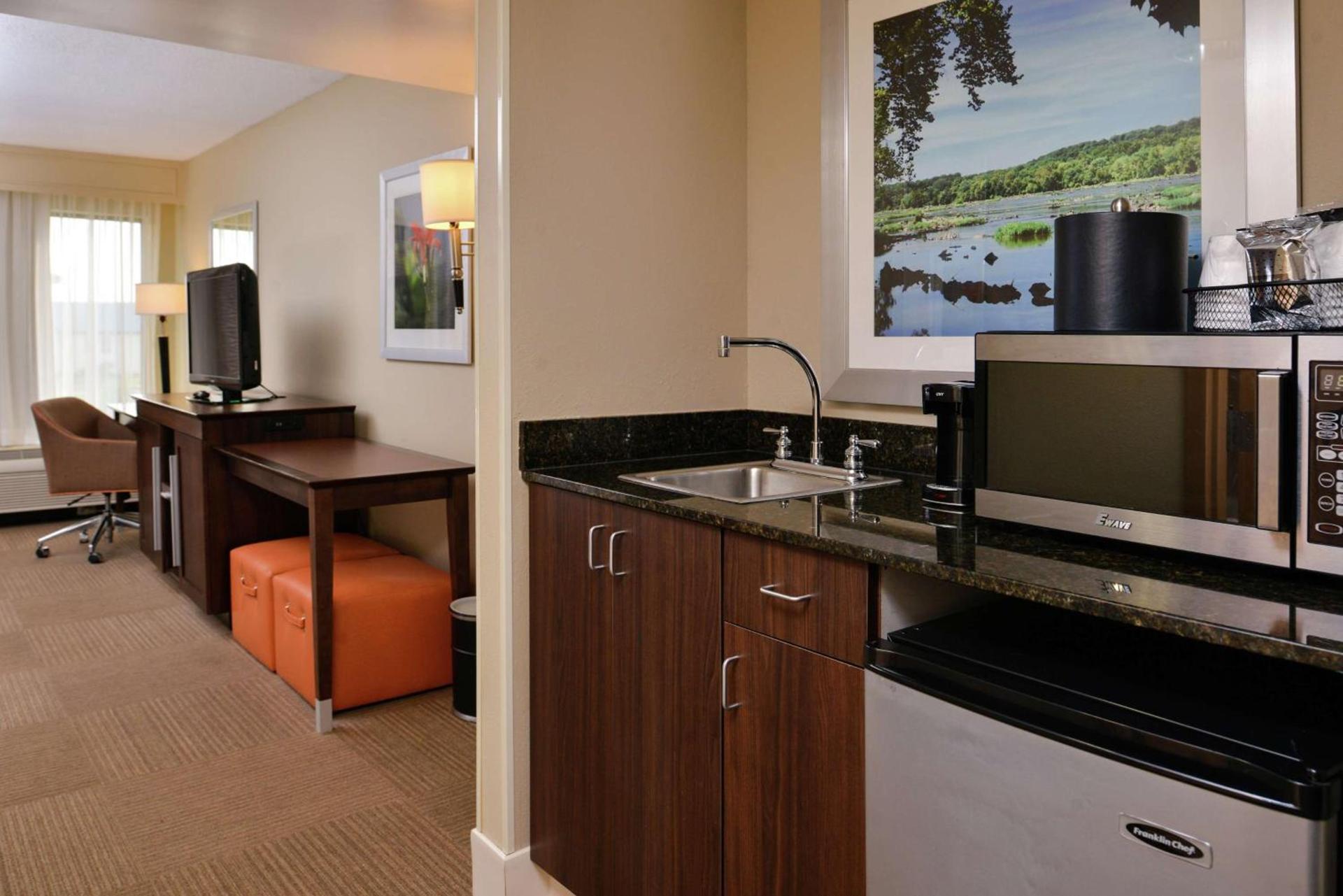 Hampton Inn South Hill photo 37