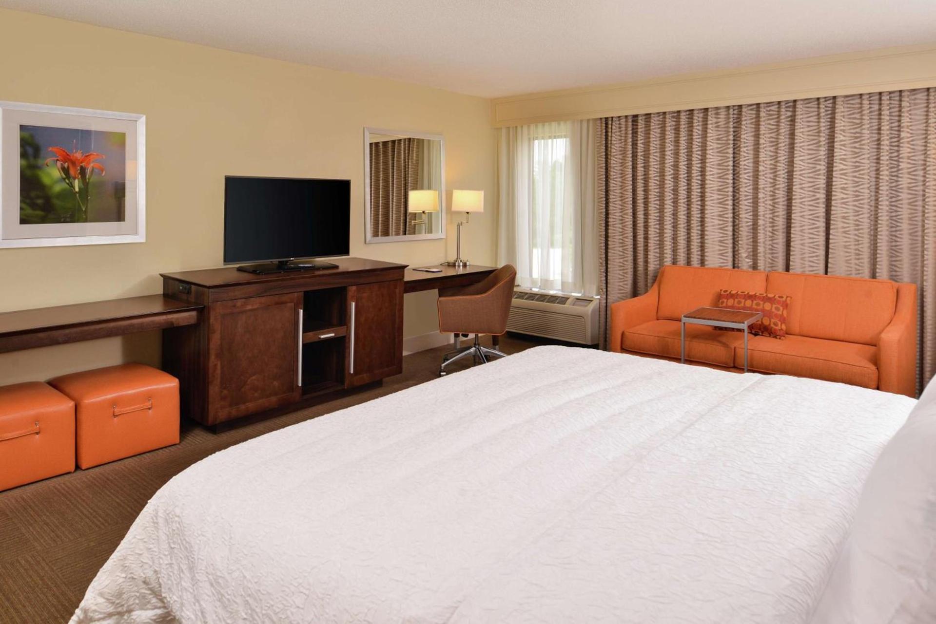 Hampton Inn South Hill photo 38