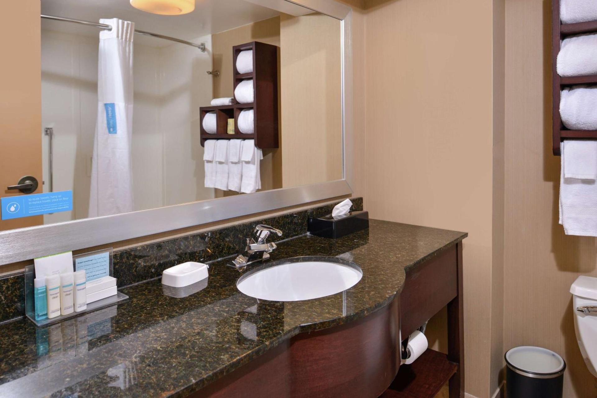Hampton Inn South Hill photo 42