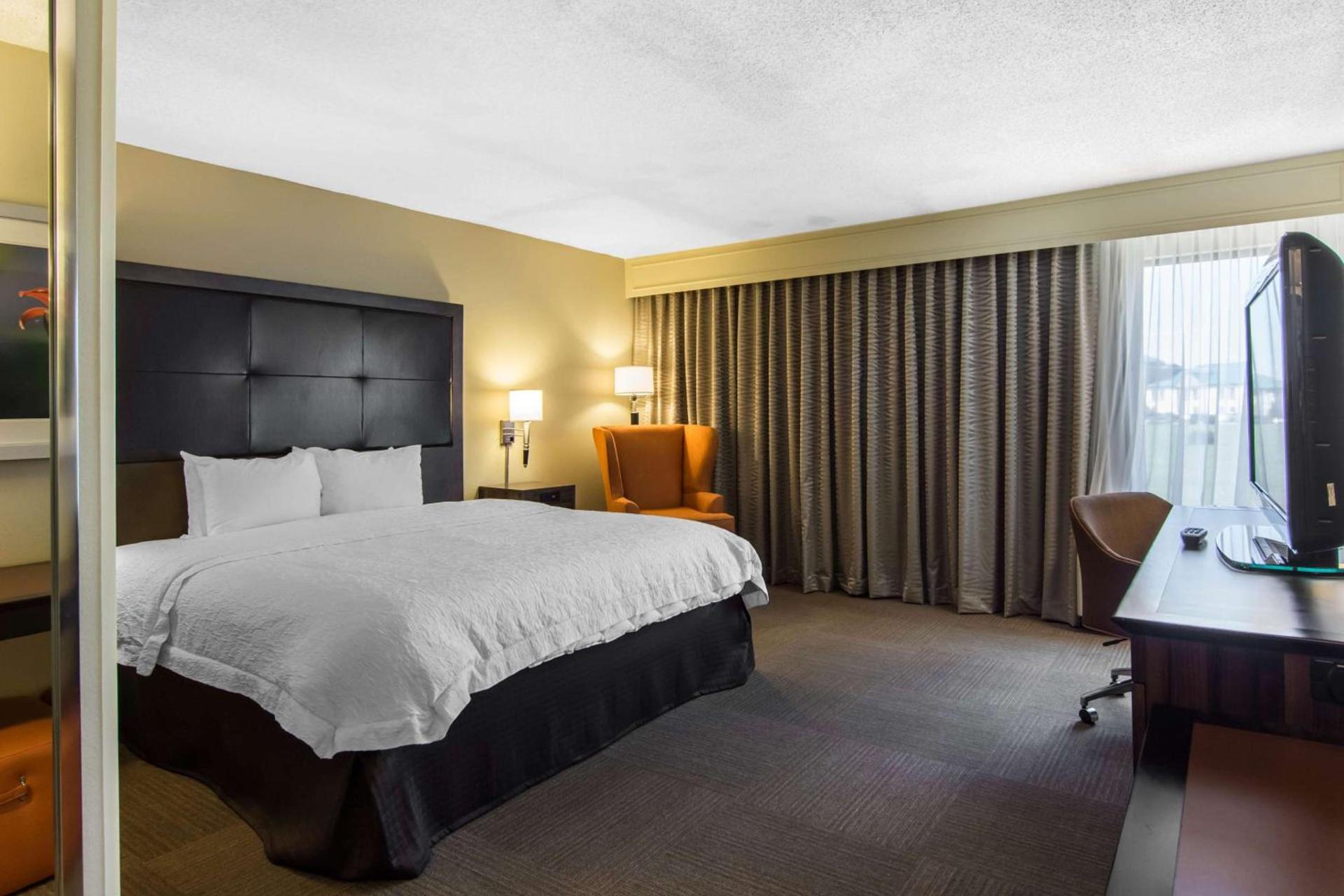 Hampton Inn South Hill photo 43
